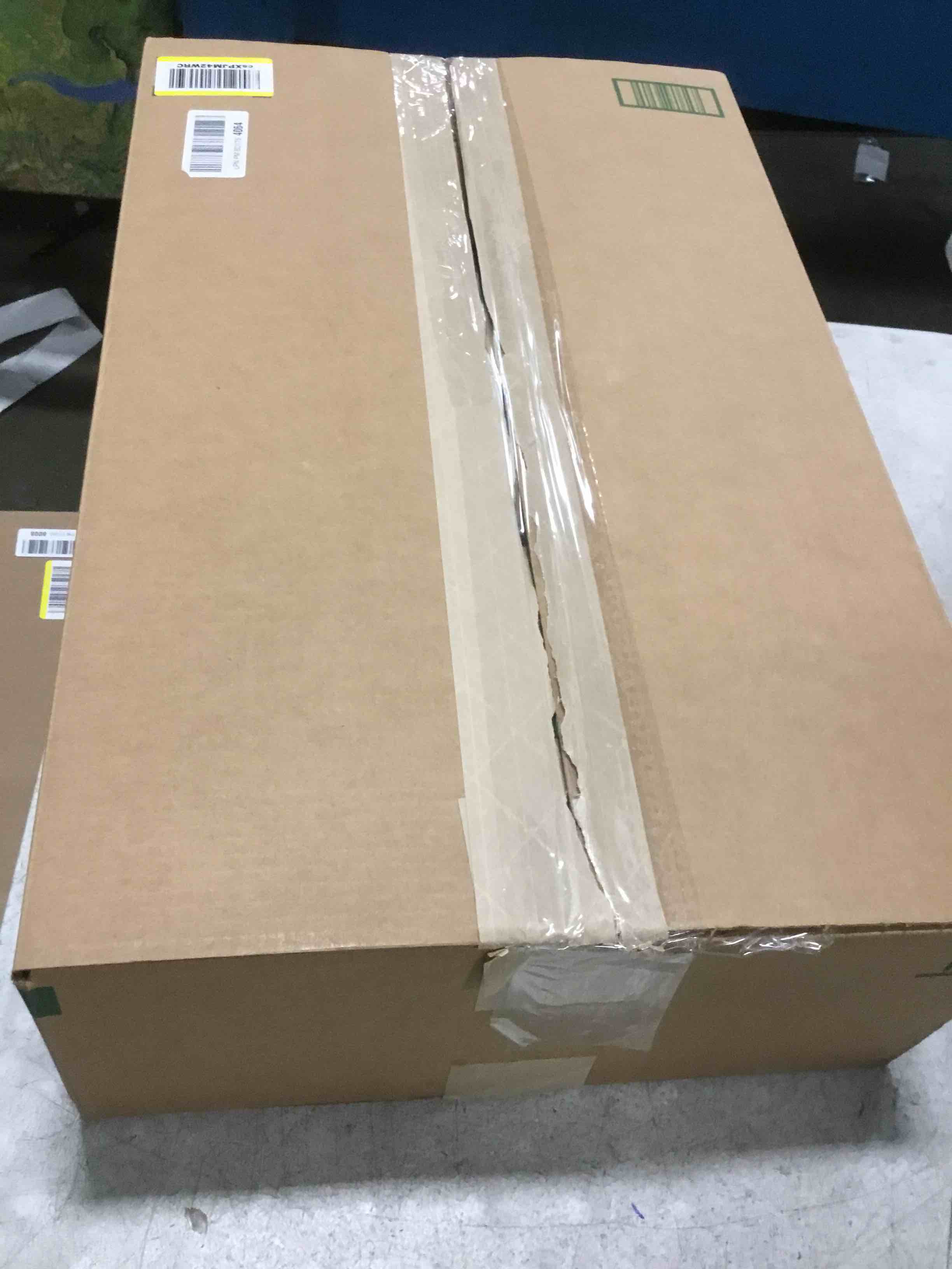https://s3.amazonaws.com/lotting-images-prod/bidfta/PPE0571394_1731618455538.jpeg