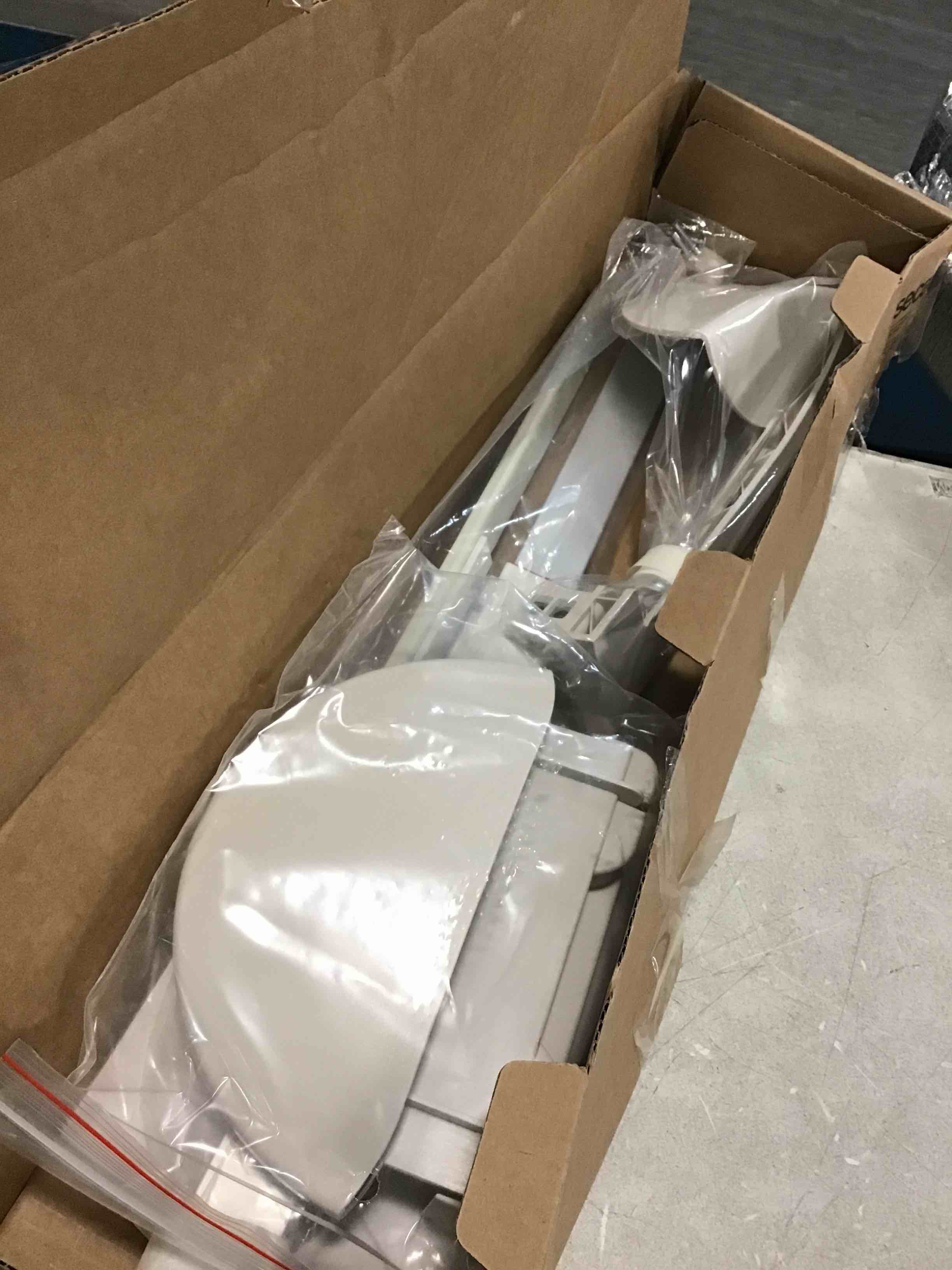 https://s3.amazonaws.com/lotting-images-prod/bidfta/PPE0572923_1732548653672.jpeg