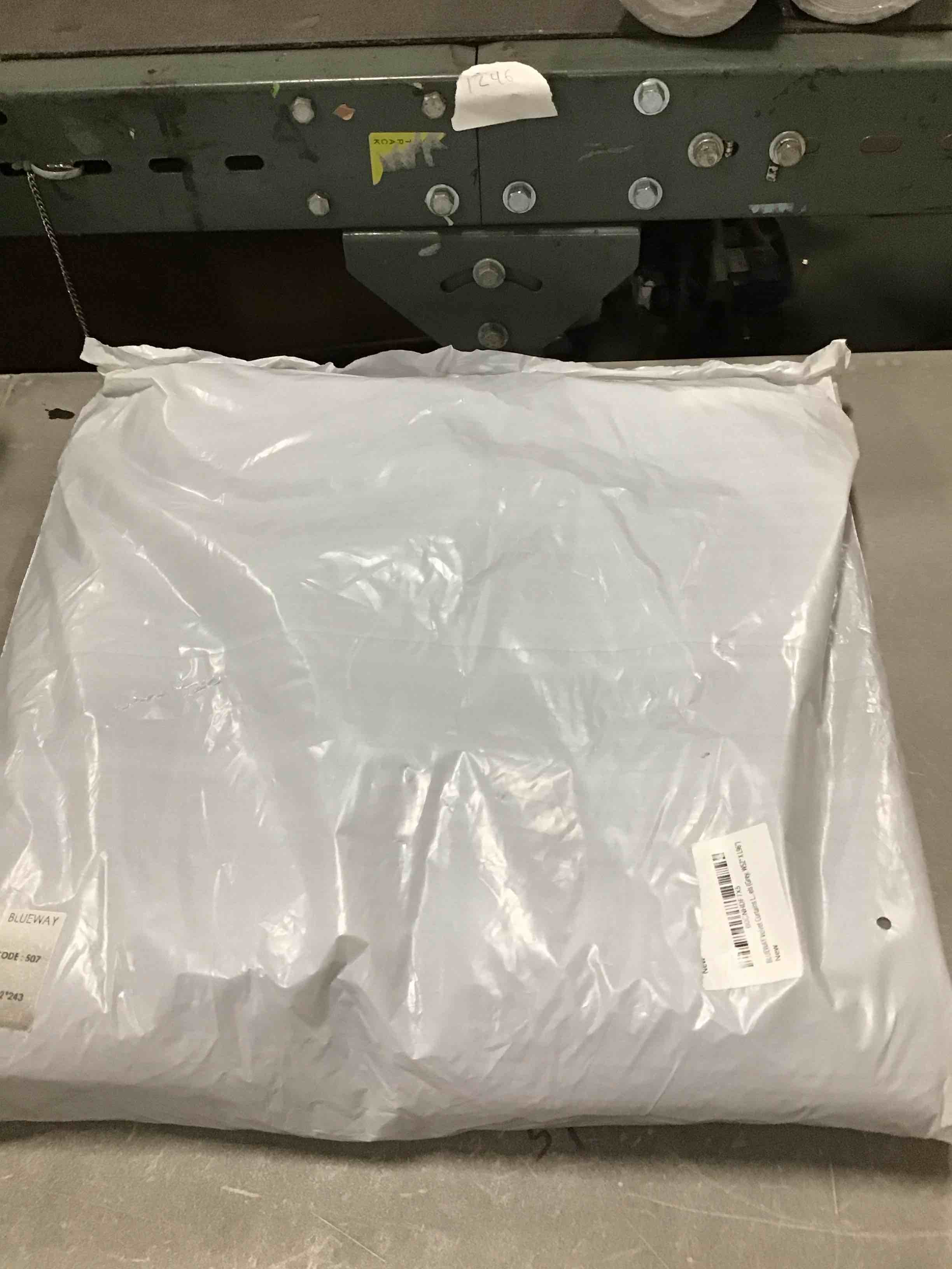 https://s3.amazonaws.com/lotting-images-prod/bidfta/PPE0573409_1732107514779.jpeg
