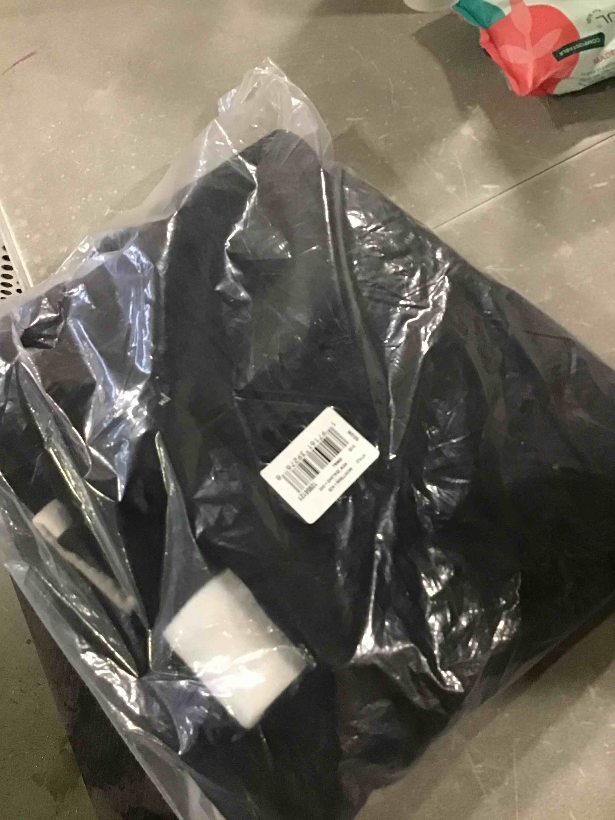https://s3.amazonaws.com/lotting-images-prod/bidfta/PPE0573883_1731675475425.jpeg