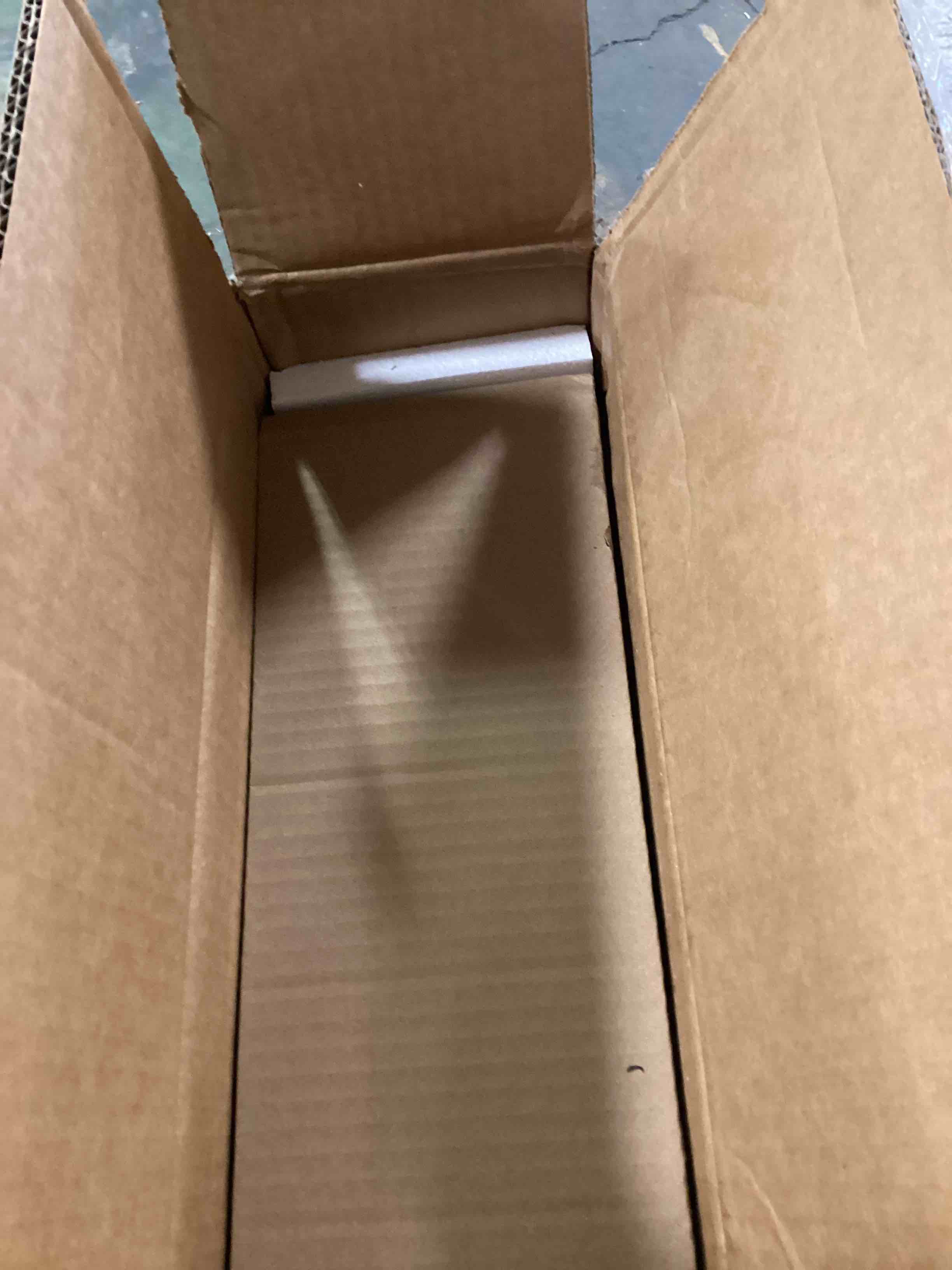 https://s3.amazonaws.com/lotting-images-prod/bidfta/PPE0573930_1731618124973.jpeg