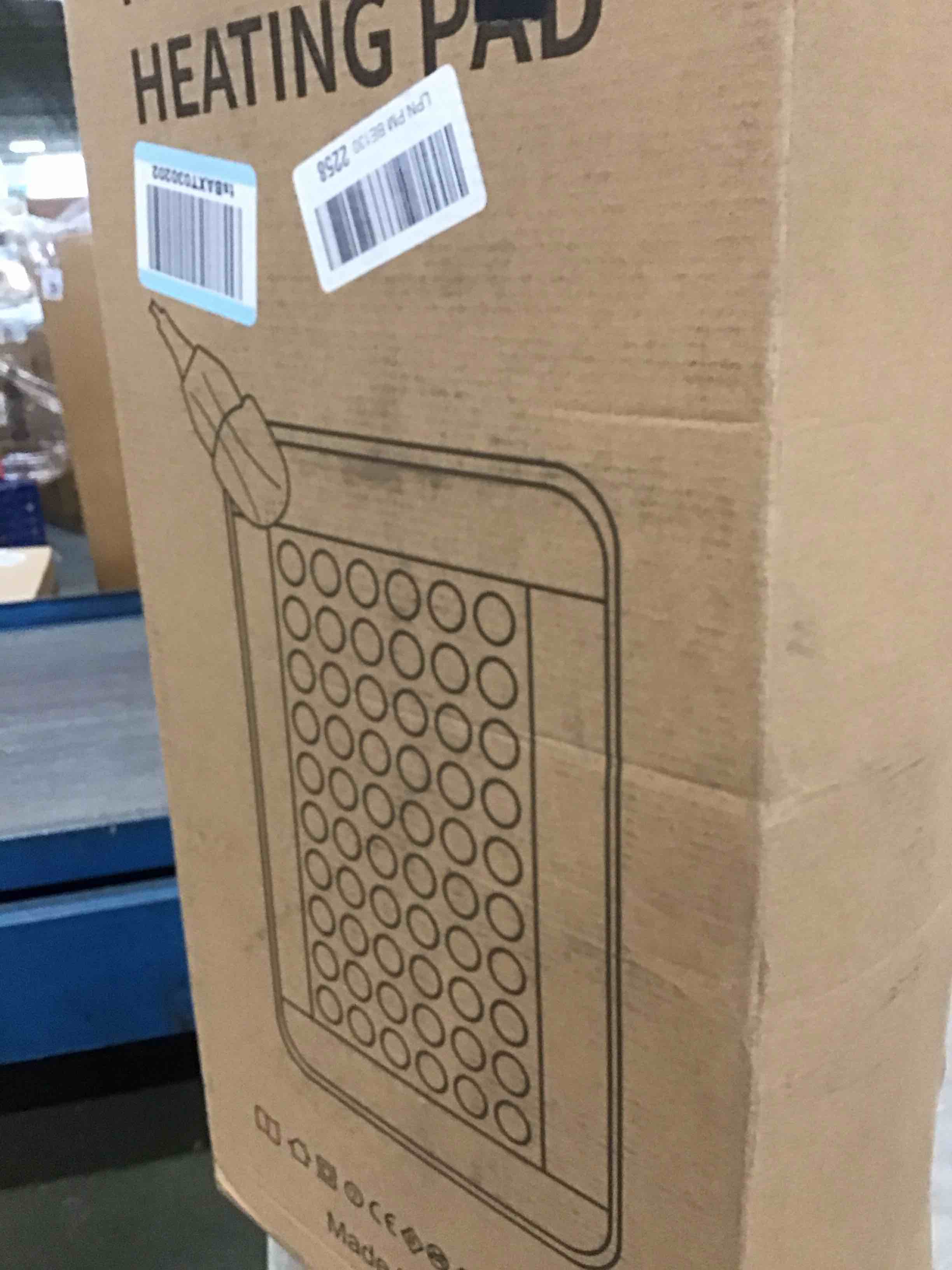 https://s3.amazonaws.com/lotting-images-prod/bidfta/PPE0574448_1733166268762.jpeg