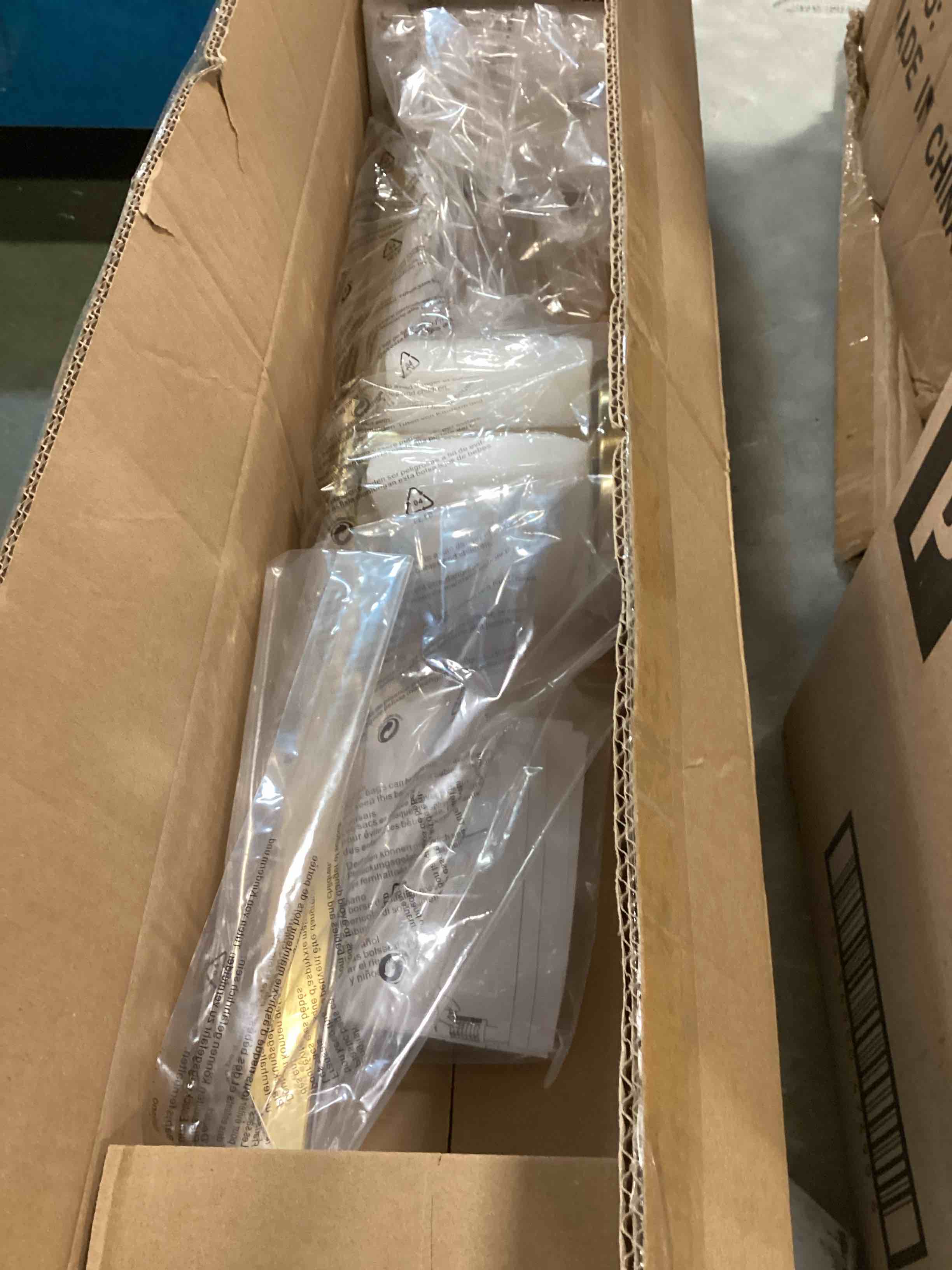 https://s3.amazonaws.com/lotting-images-prod/bidfta/PPE0575793_1731987667918.jpeg