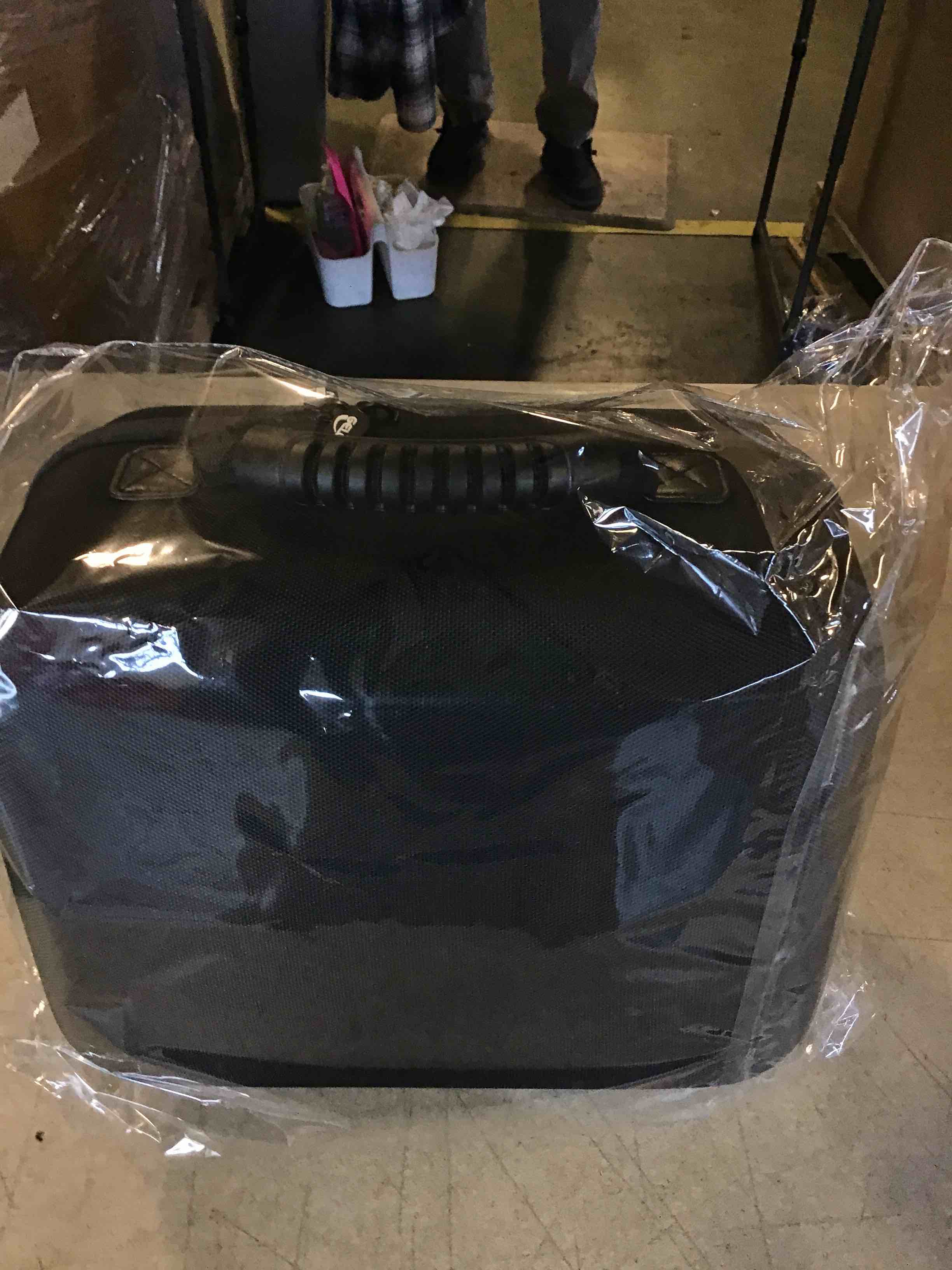 https://s3.amazonaws.com/lotting-images-prod/bidfta/PPE0576263_1732653152914.jpeg