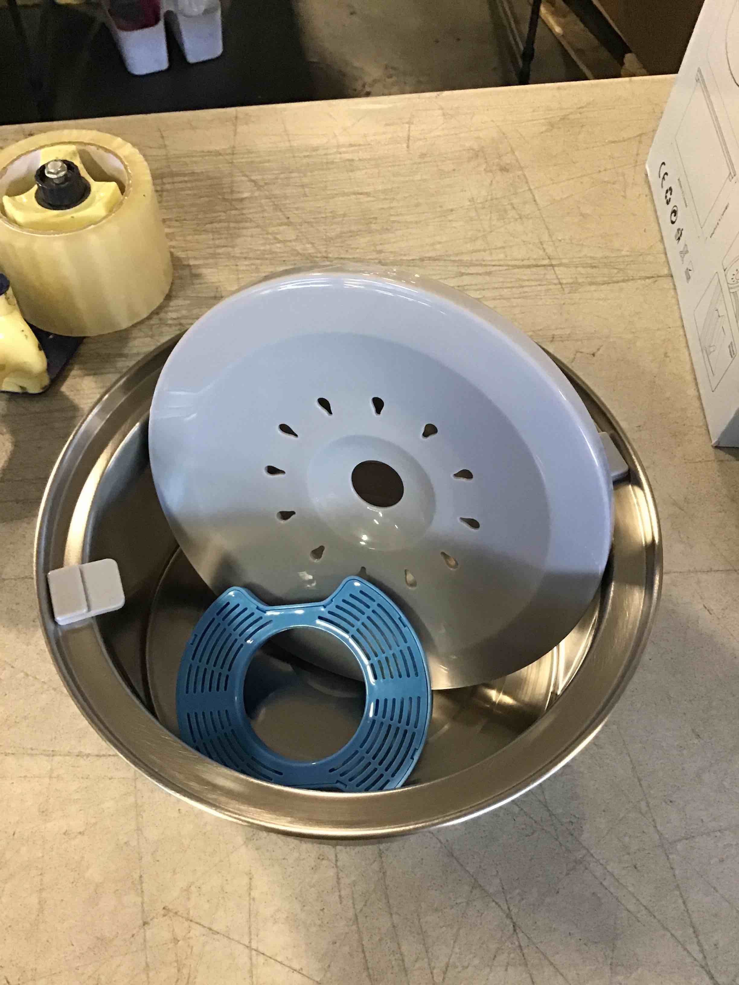 https://s3.amazonaws.com/lotting-images-prod/bidfta/PPE0576348_1732644490262.jpeg