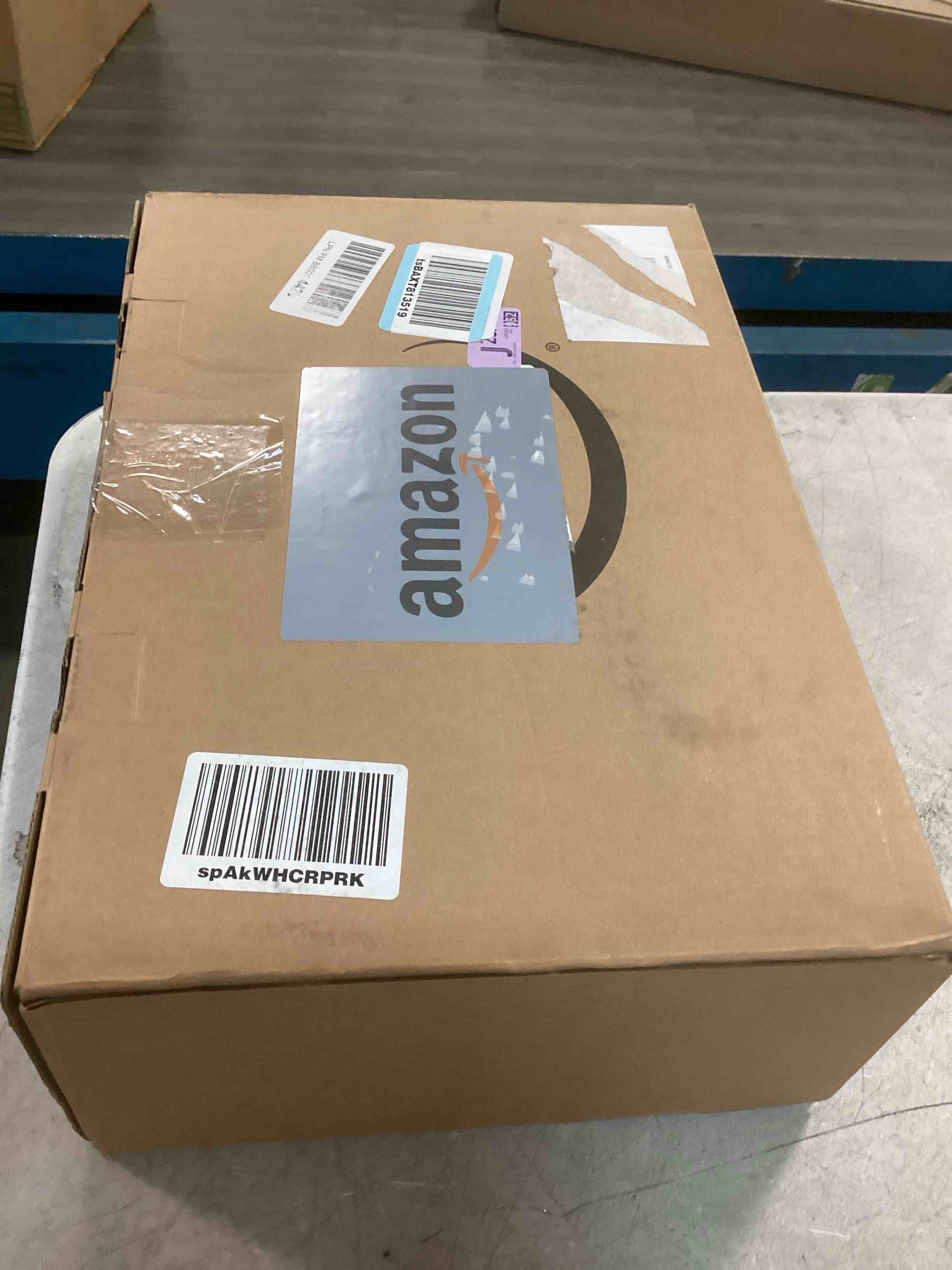 https://s3.amazonaws.com/lotting-images-prod/bidfta/PPE0578138_1732654460872.jpeg