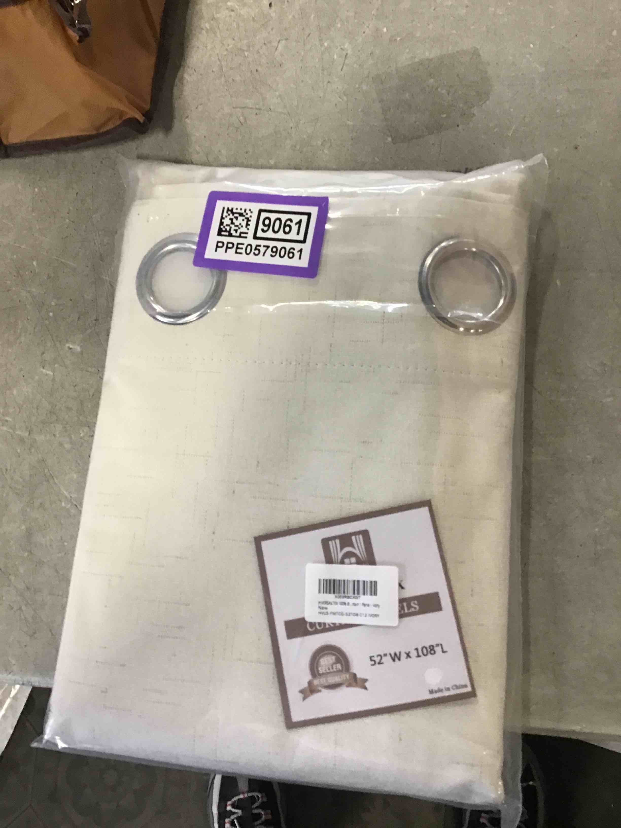 https://s3.amazonaws.com/lotting-images-prod/bidfta/PPE0579061_1731952085874.jpeg