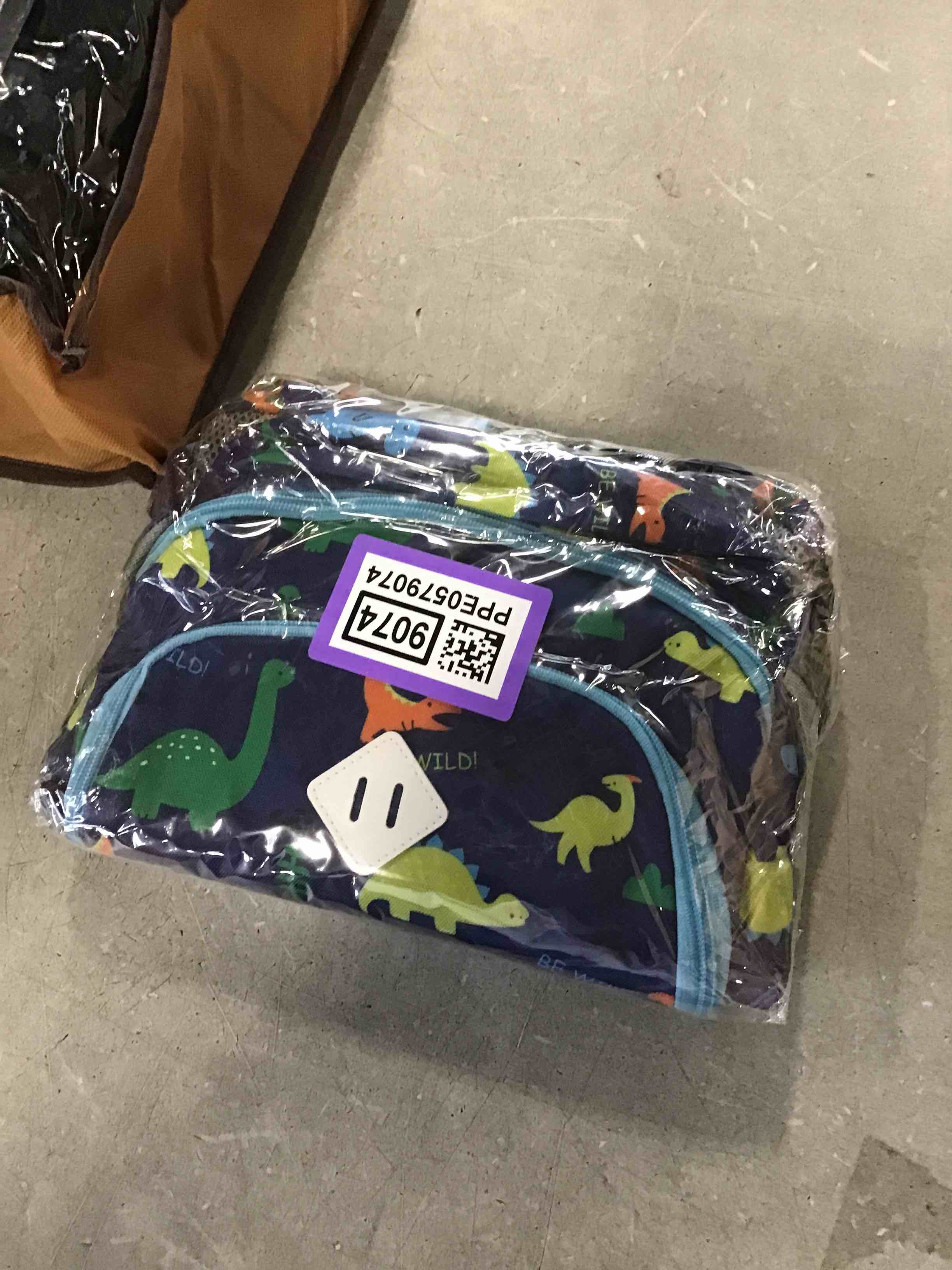 https://s3.amazonaws.com/lotting-images-prod/bidfta/PPE0579071_1731951917812.jpeg