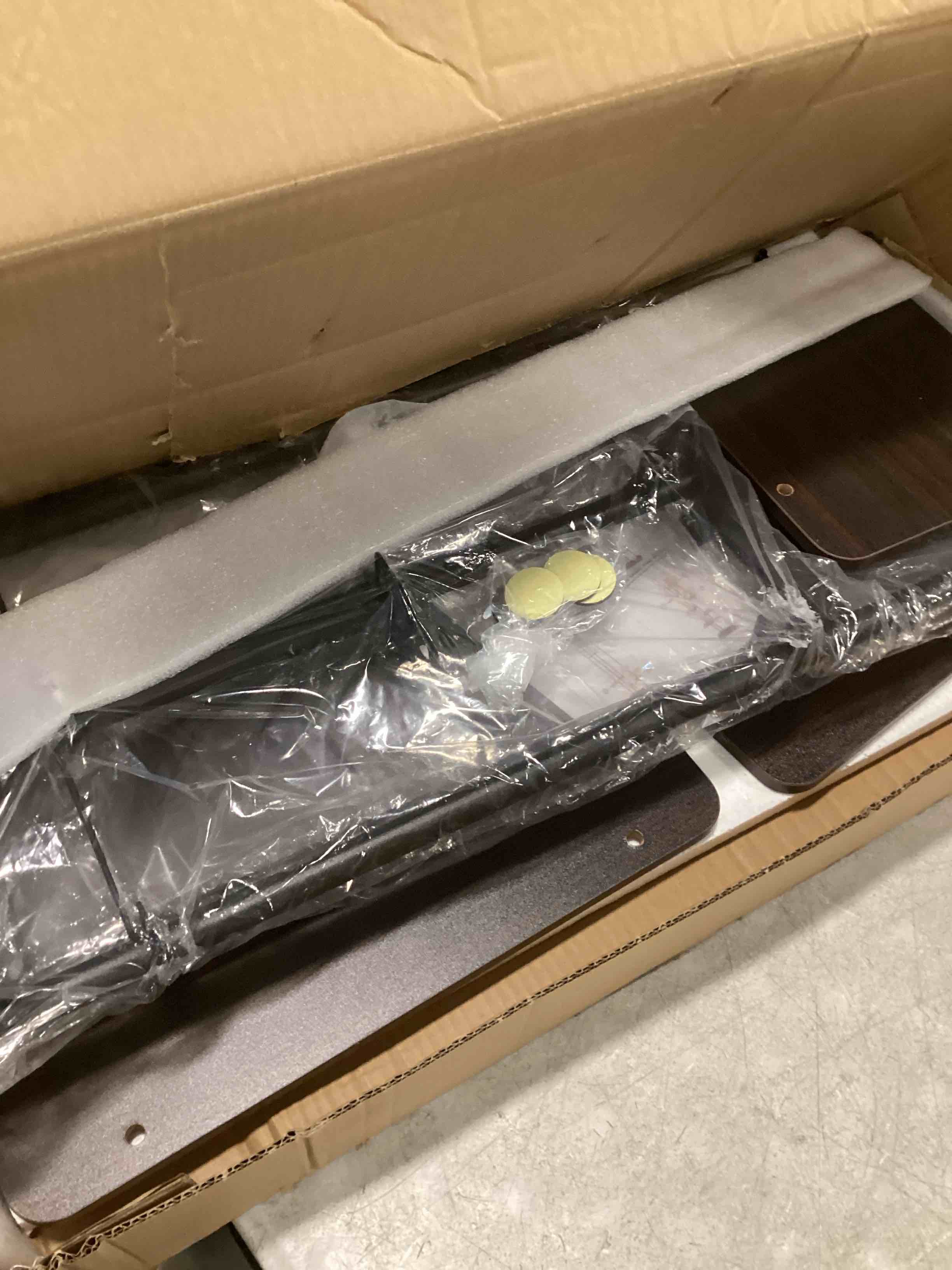 https://s3.amazonaws.com/lotting-images-prod/bidfta/PPE0584194_1732654208891.jpeg
