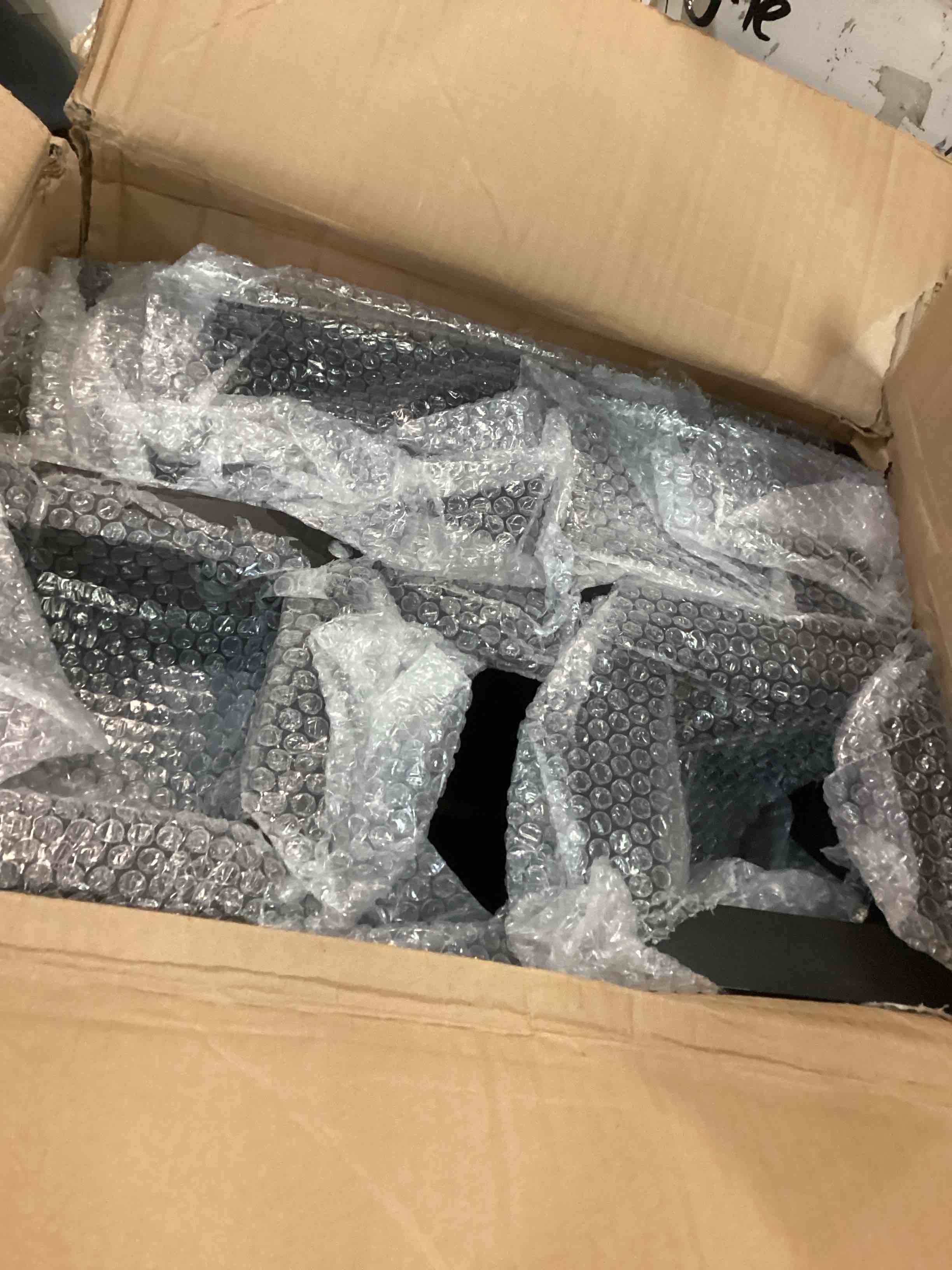 https://s3.amazonaws.com/lotting-images-prod/bidfta/PPE0584723_1732376711645.jpeg