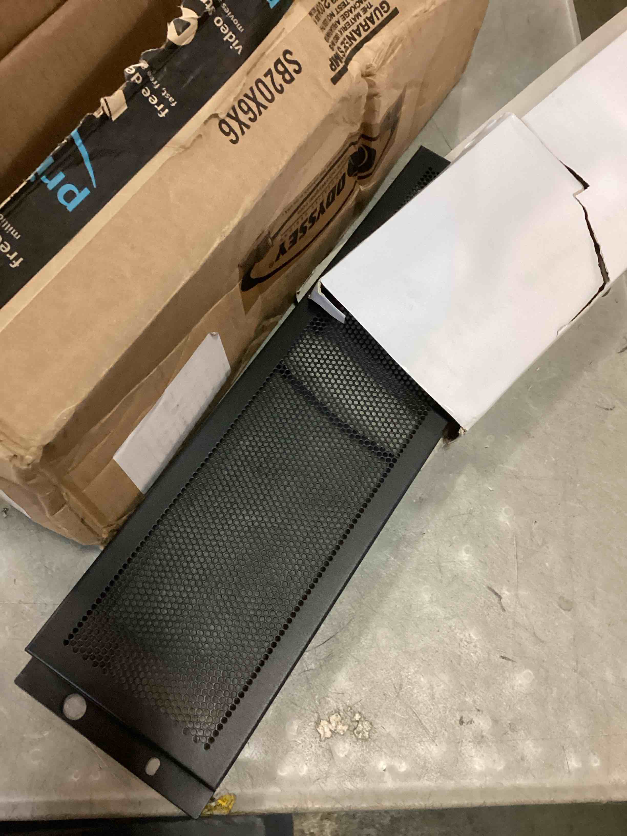 https://s3.amazonaws.com/lotting-images-prod/bidfta/PPE0584754_1732374288086.jpeg