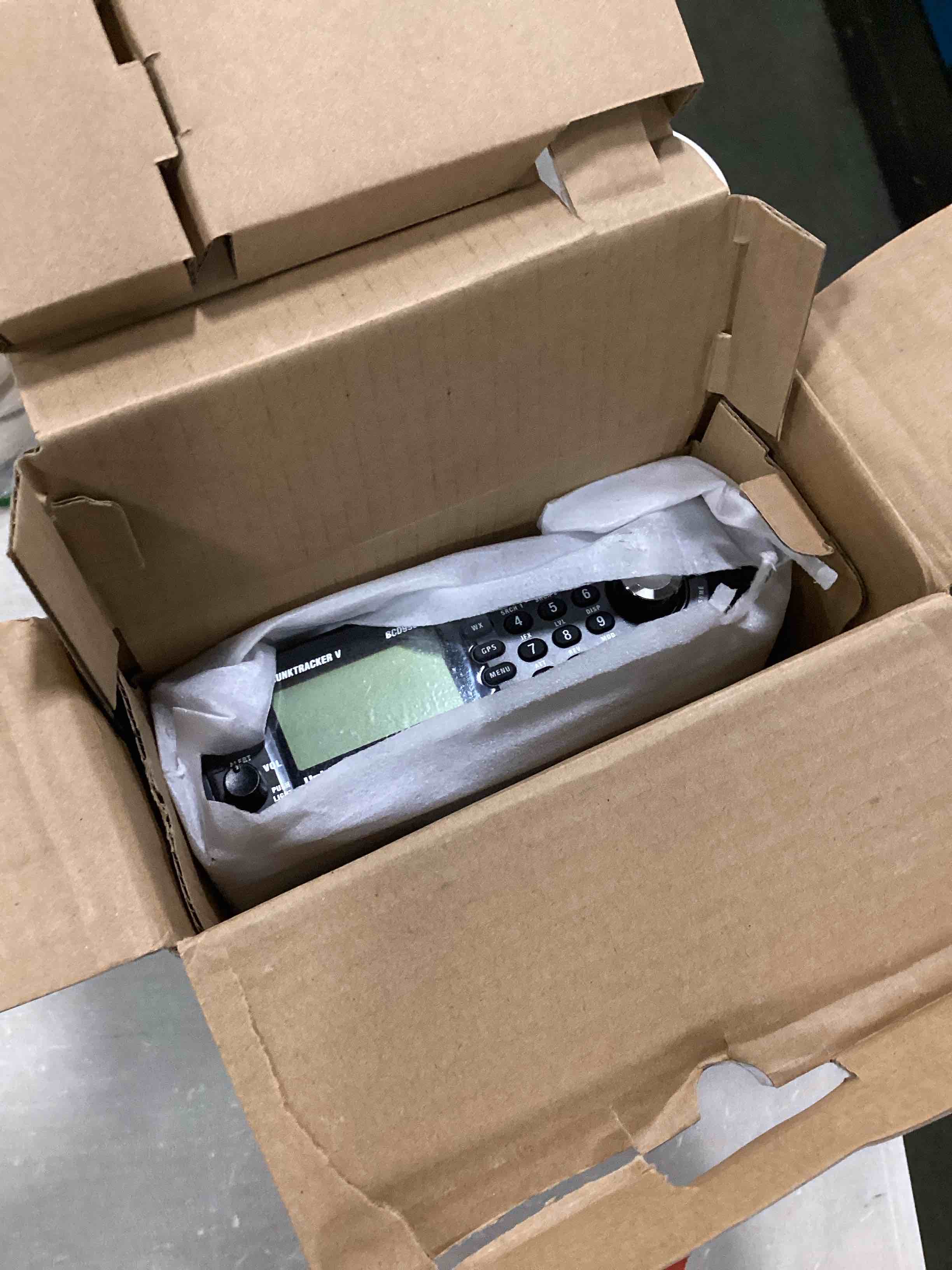 https://s3.amazonaws.com/lotting-images-prod/bidfta/PPE0585137_1732109107117.jpeg
