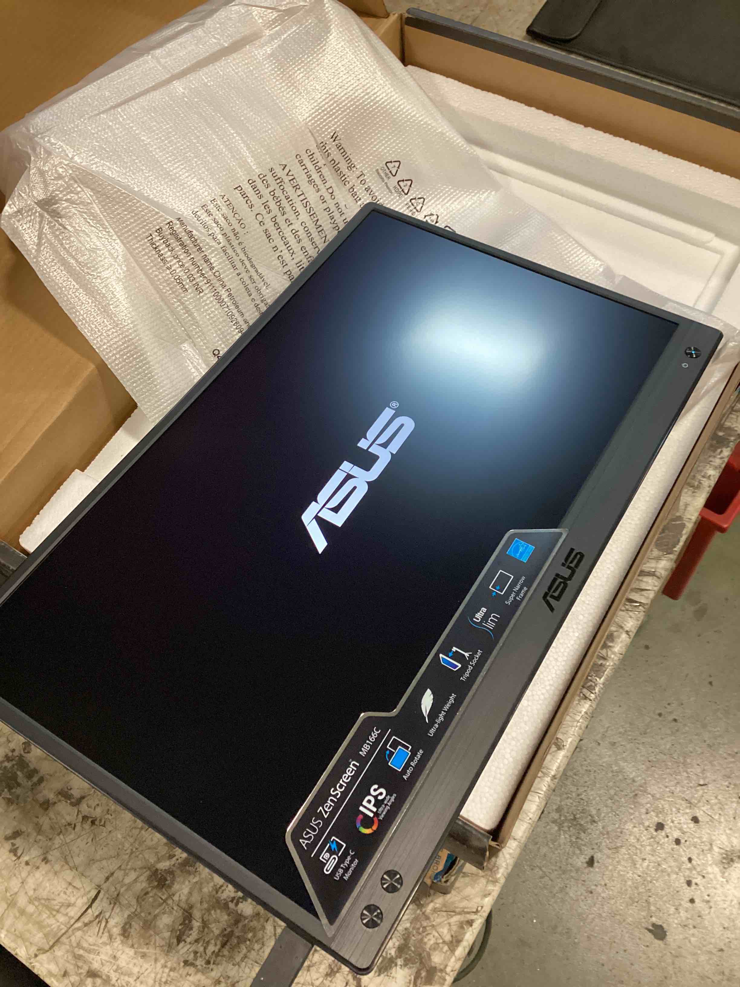 https://s3.amazonaws.com/lotting-images-prod/bidfta/PPE0585177_1732197587396.jpeg
