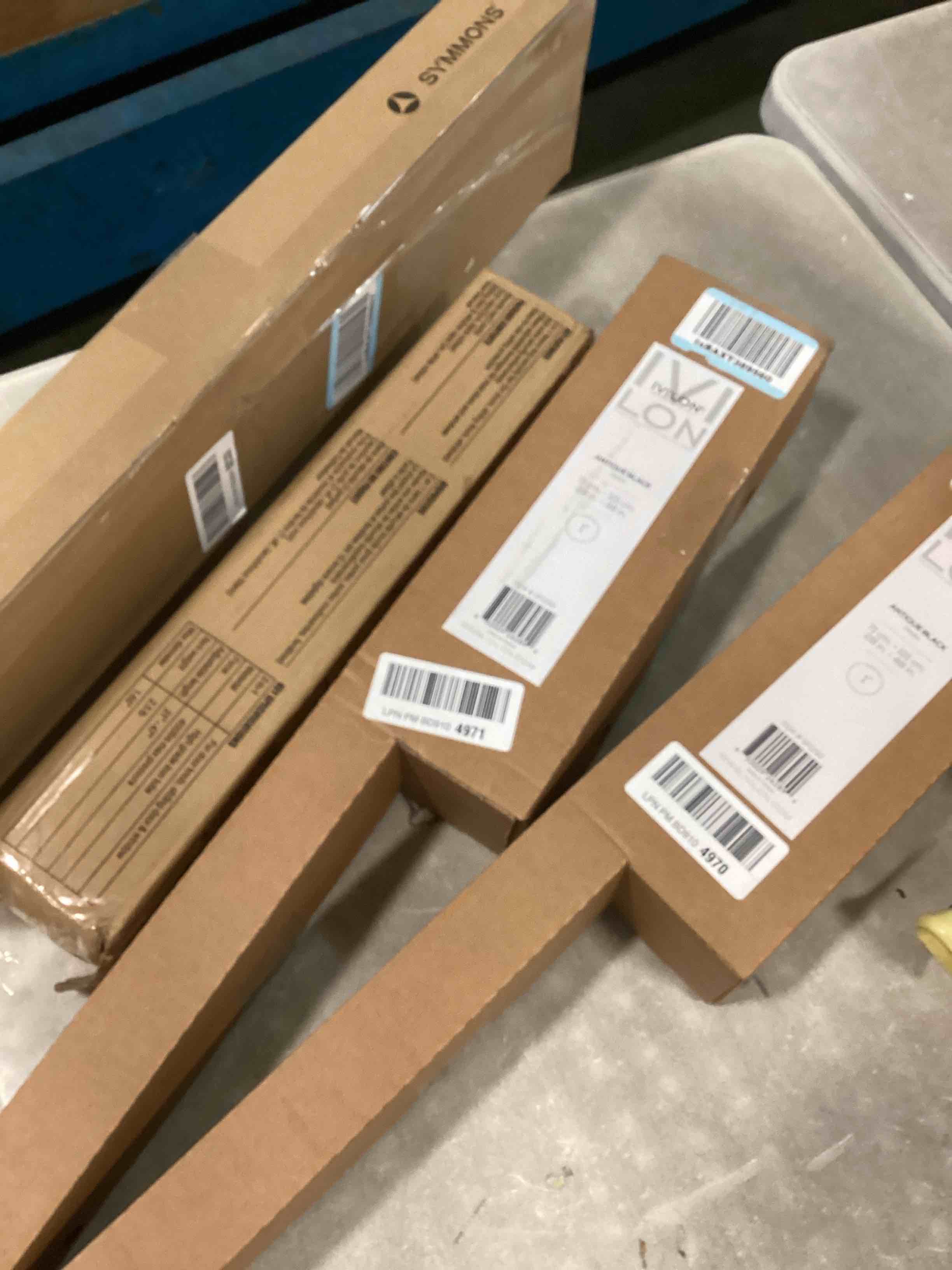 https://s3.amazonaws.com/lotting-images-prod/bidfta/PPE0585282_1732026707259.jpeg