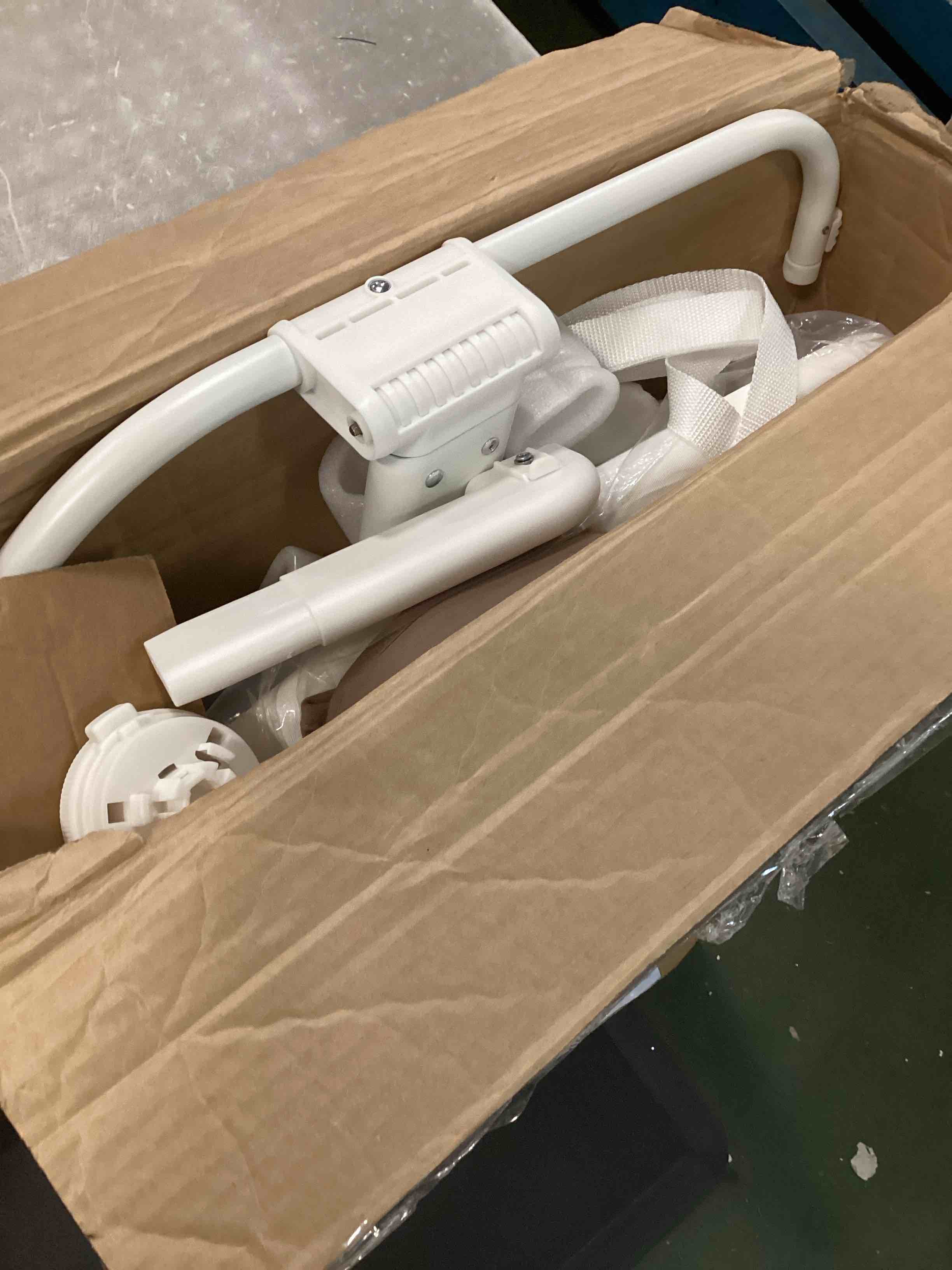 https://s3.amazonaws.com/lotting-images-prod/bidfta/PPE0585551_1731939854516.jpeg