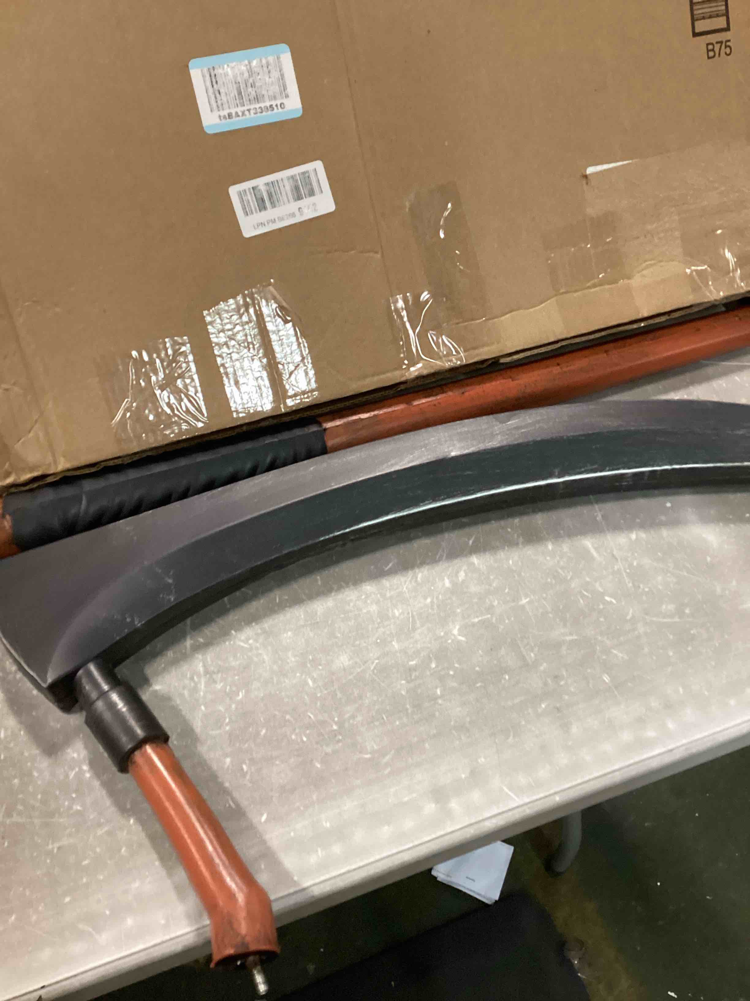 https://s3.amazonaws.com/lotting-images-prod/bidfta/PPE0585566_1731937835053.jpeg