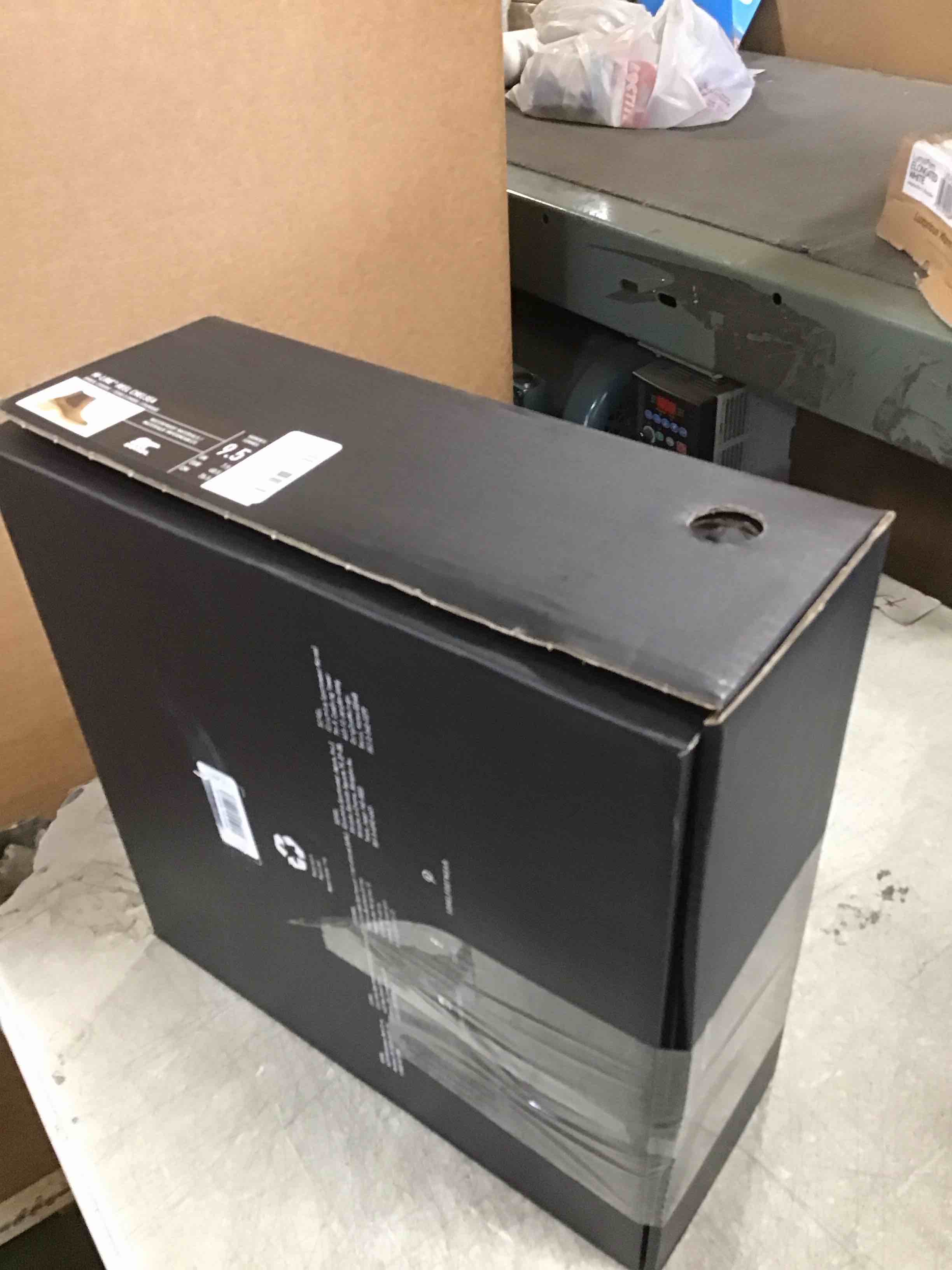 https://s3.amazonaws.com/lotting-images-prod/bidfta/PPE0587191_1731944983398.jpeg