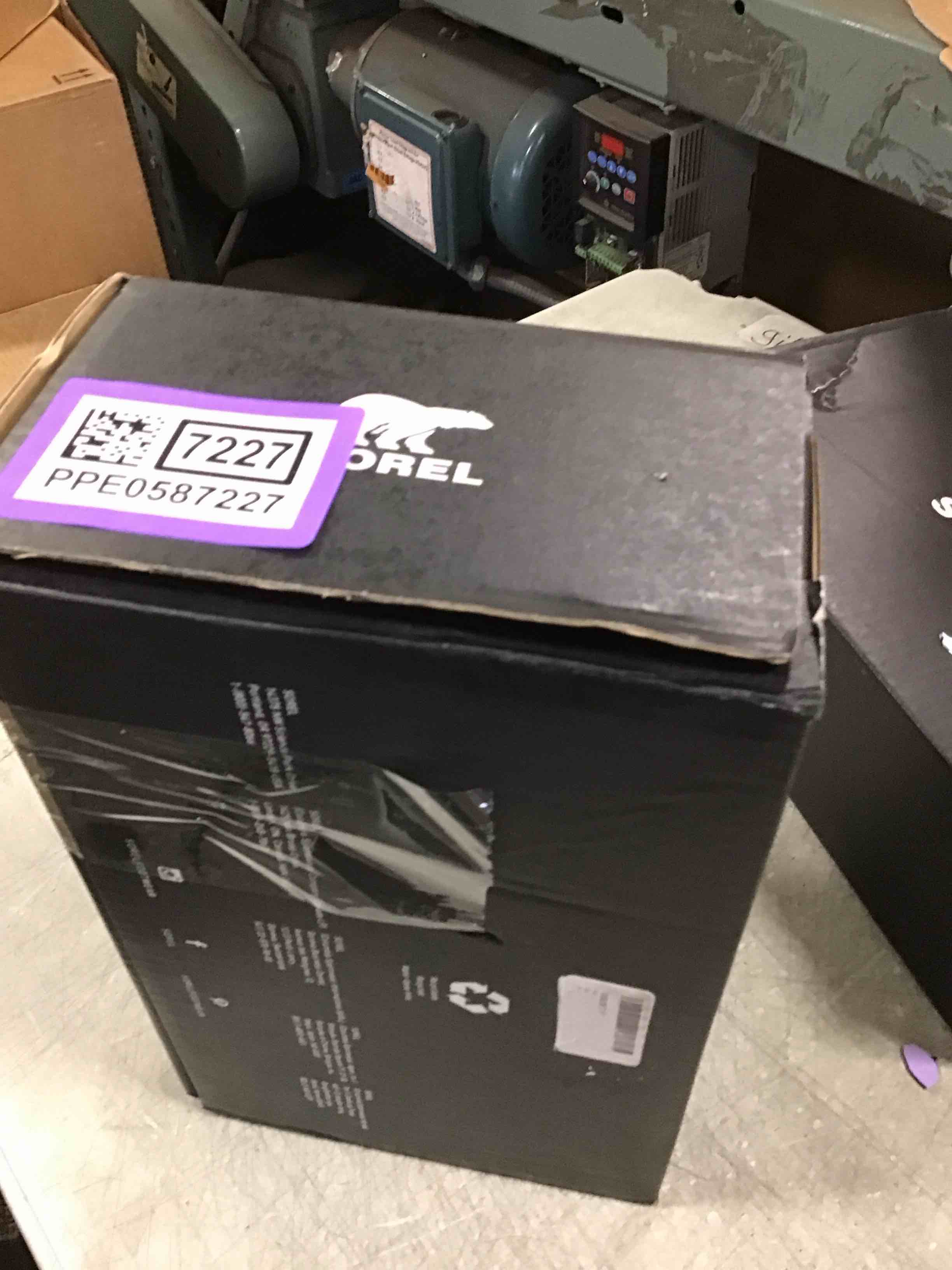https://s3.amazonaws.com/lotting-images-prod/bidfta/PPE0587227_1731940356233.jpeg
