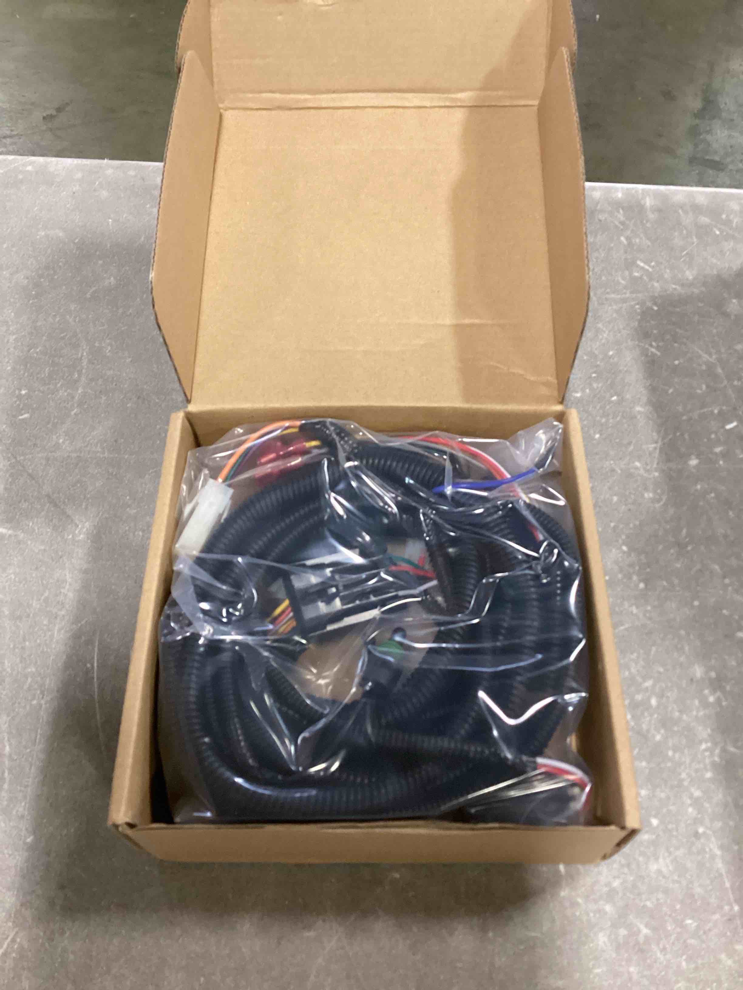 https://s3.amazonaws.com/lotting-images-prod/bidfta/PPE0588929_1732023026853.jpeg