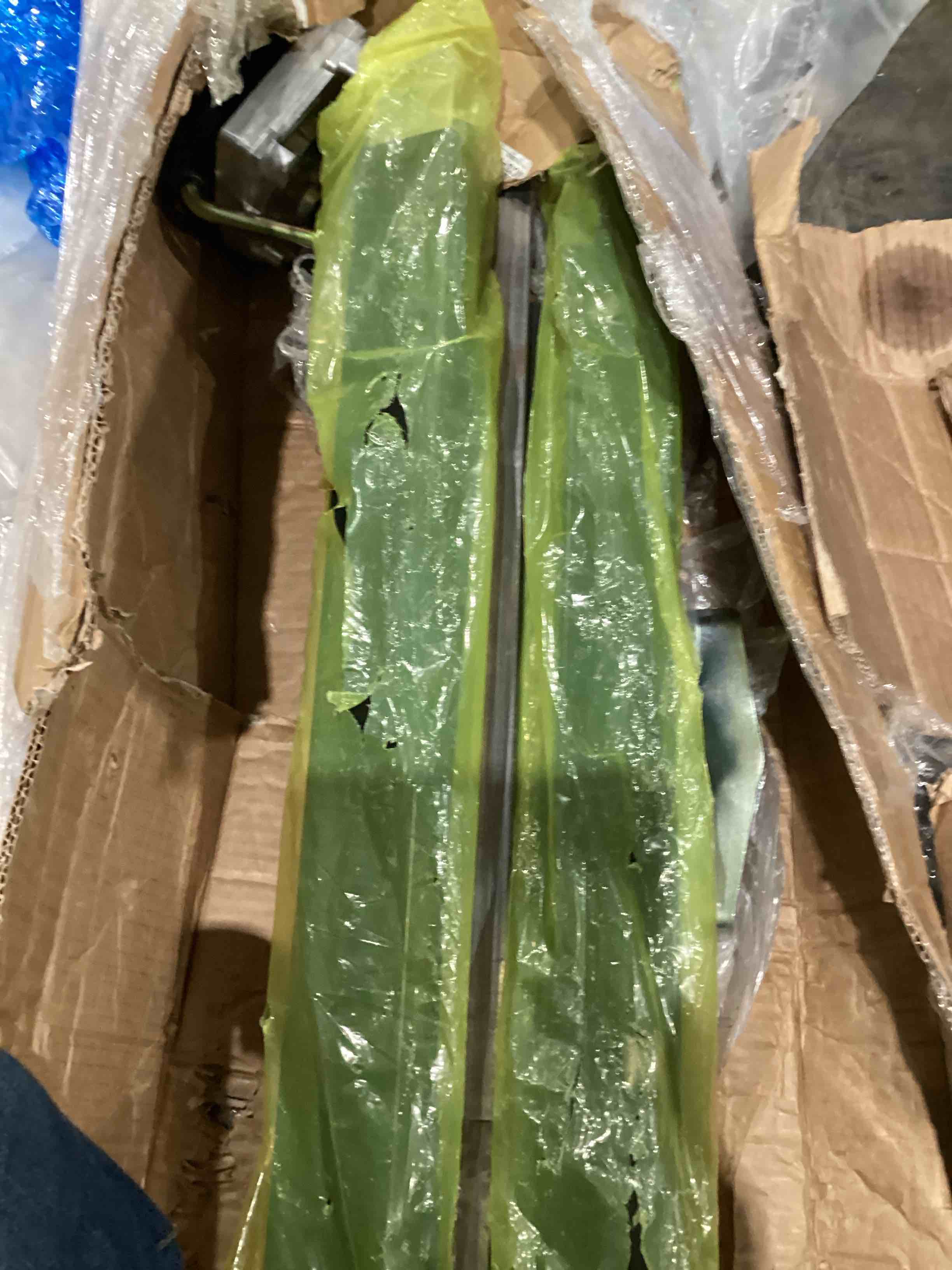 https://s3.amazonaws.com/lotting-images-prod/bidfta/PPE0597593_1732049279031.jpeg