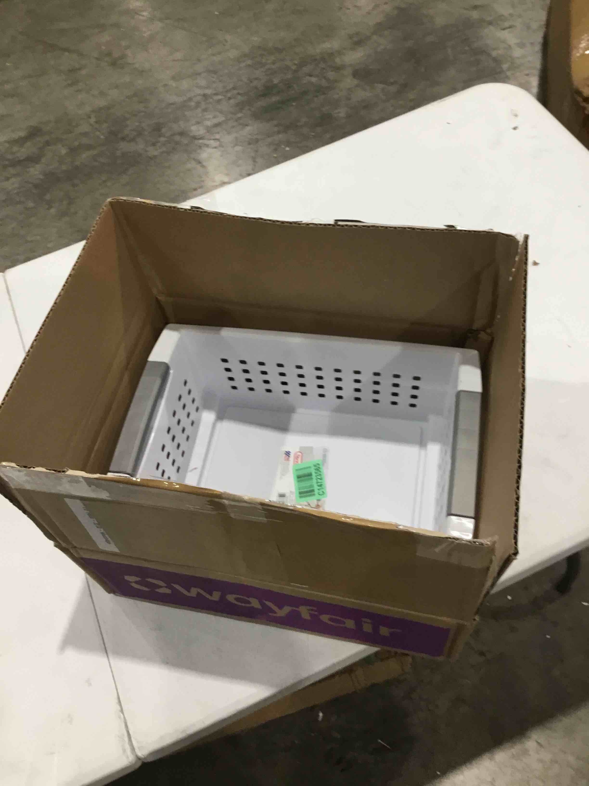 https://s3.amazonaws.com/lotting-images-prod/bidfta/PPE0597995_1731699452822.jpeg