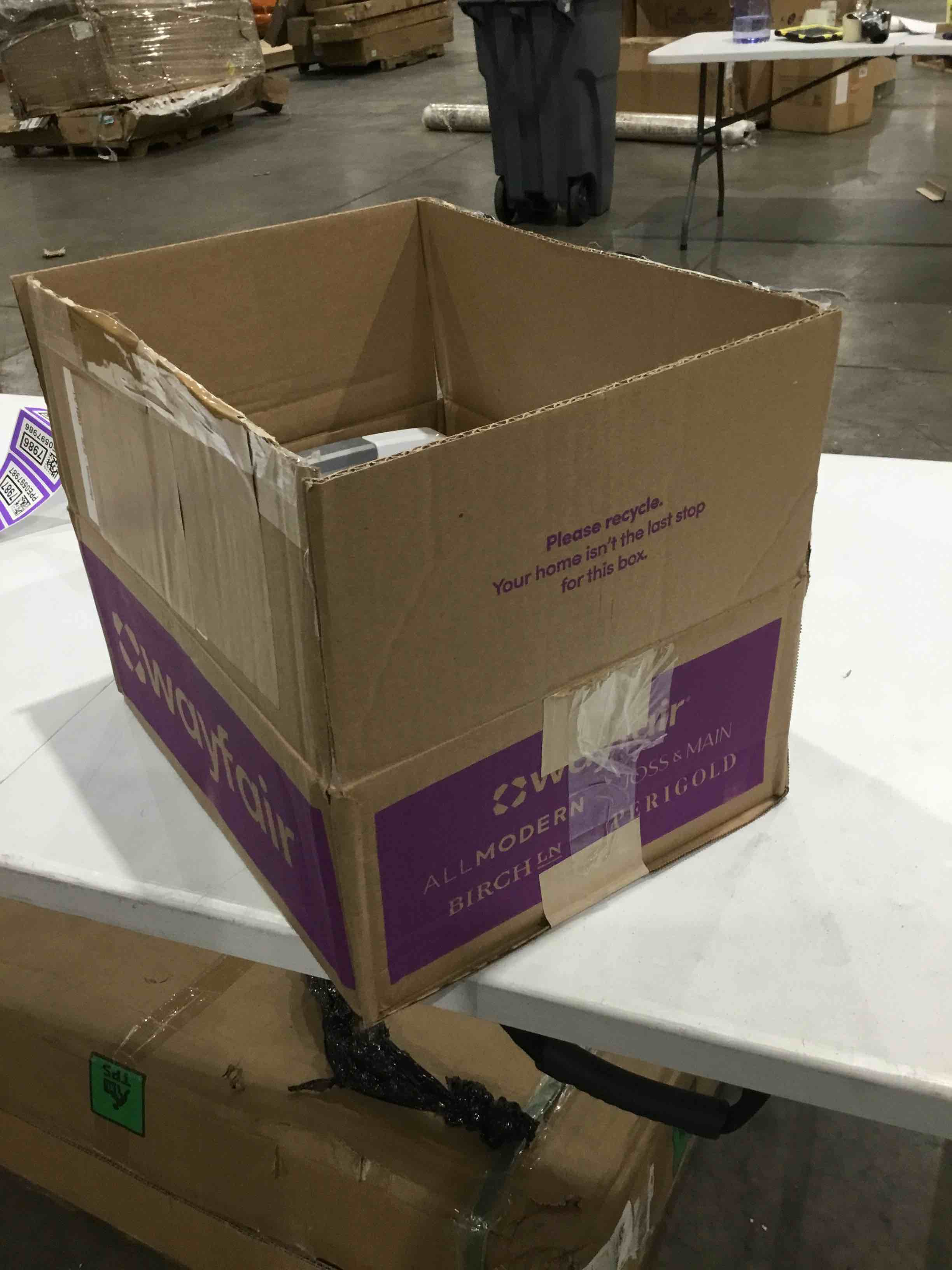 https://s3.amazonaws.com/lotting-images-prod/bidfta/PPE0597995_1731699456789.jpeg