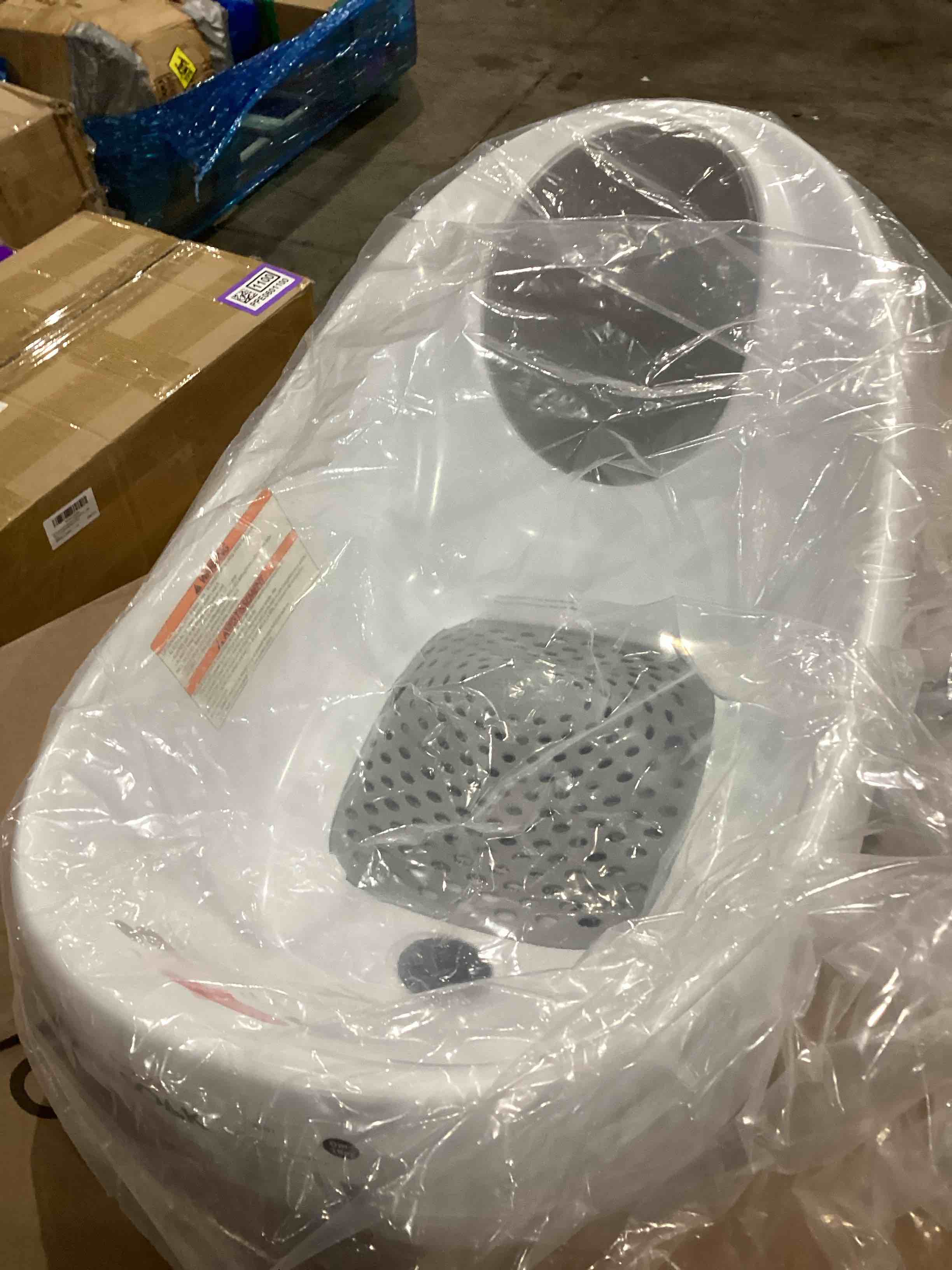 Boon Soak 3 Stage Baby Bathtub - Baby Bath Tub with Three Support Positions for Newborn to Toddlers - Color Changing Drain Plug for Ideal Bath Temperature - Gray - Ages 0 to 18 Months and Up