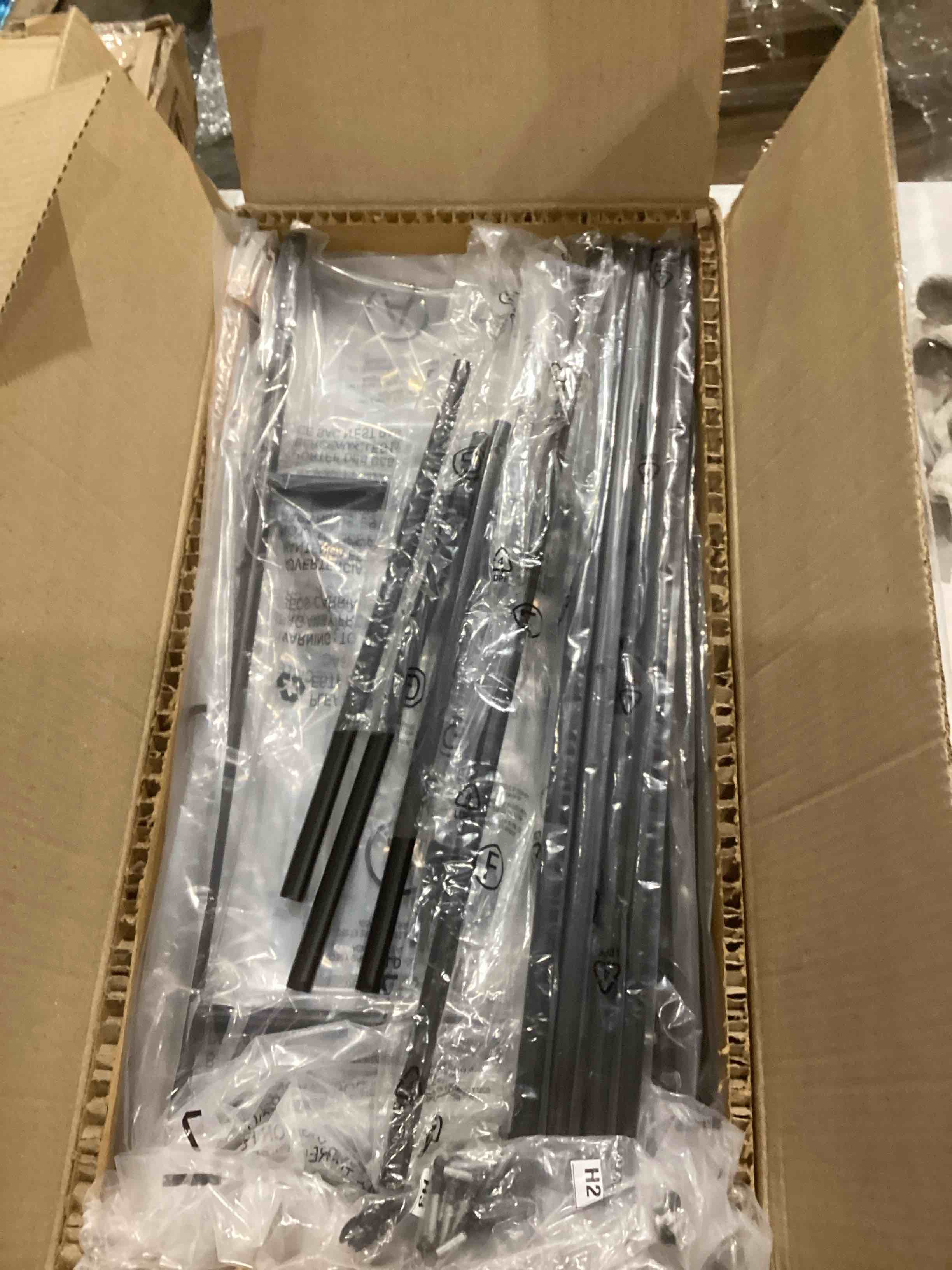 https://s3.amazonaws.com/lotting-images-prod/bidfta/PPE0601387_1736868186718.jpeg