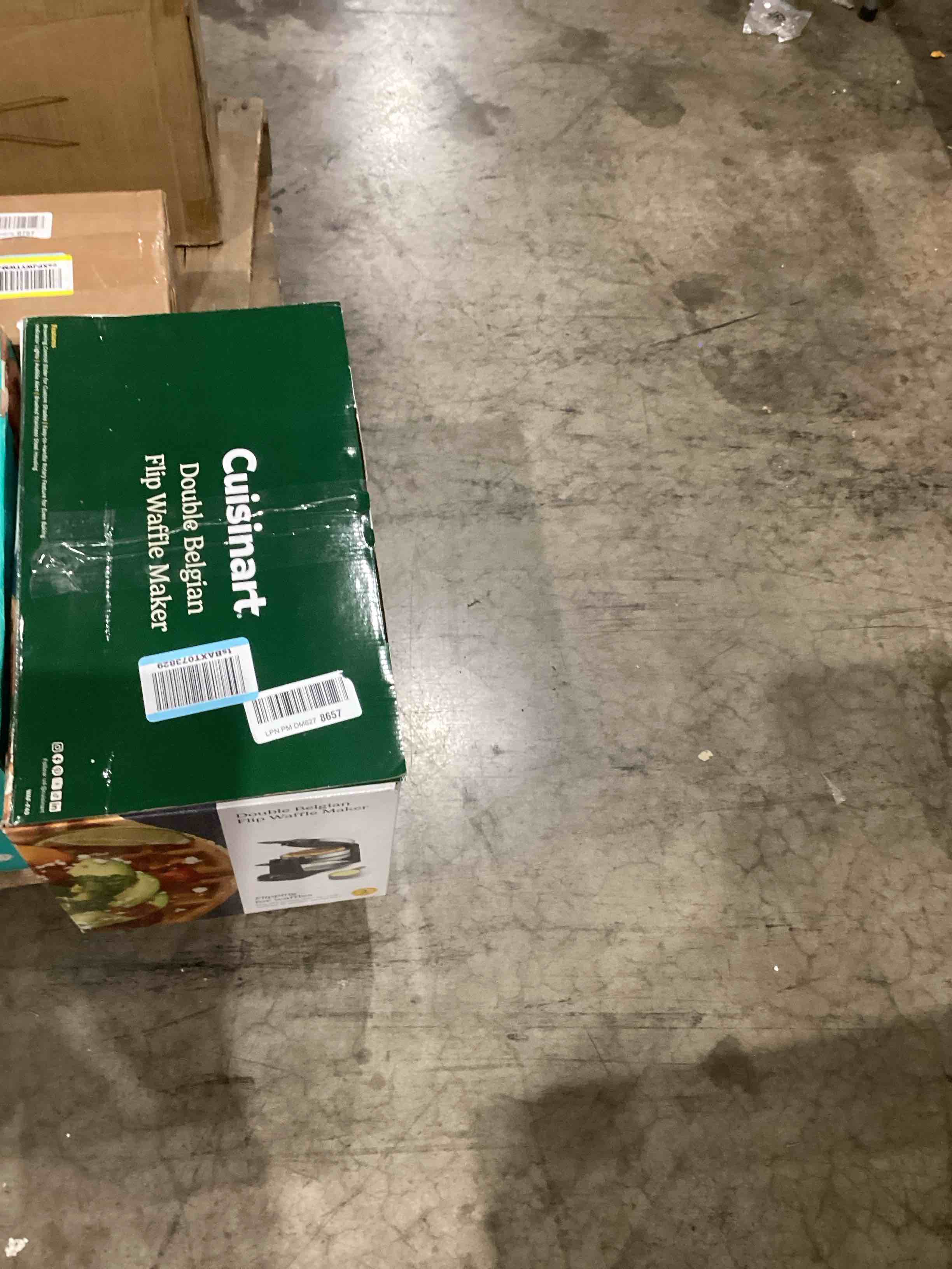 Cuisinart WAF-F40 Double Flip Belgian Waffle Maker, 1400 watts, New Black/Stainless