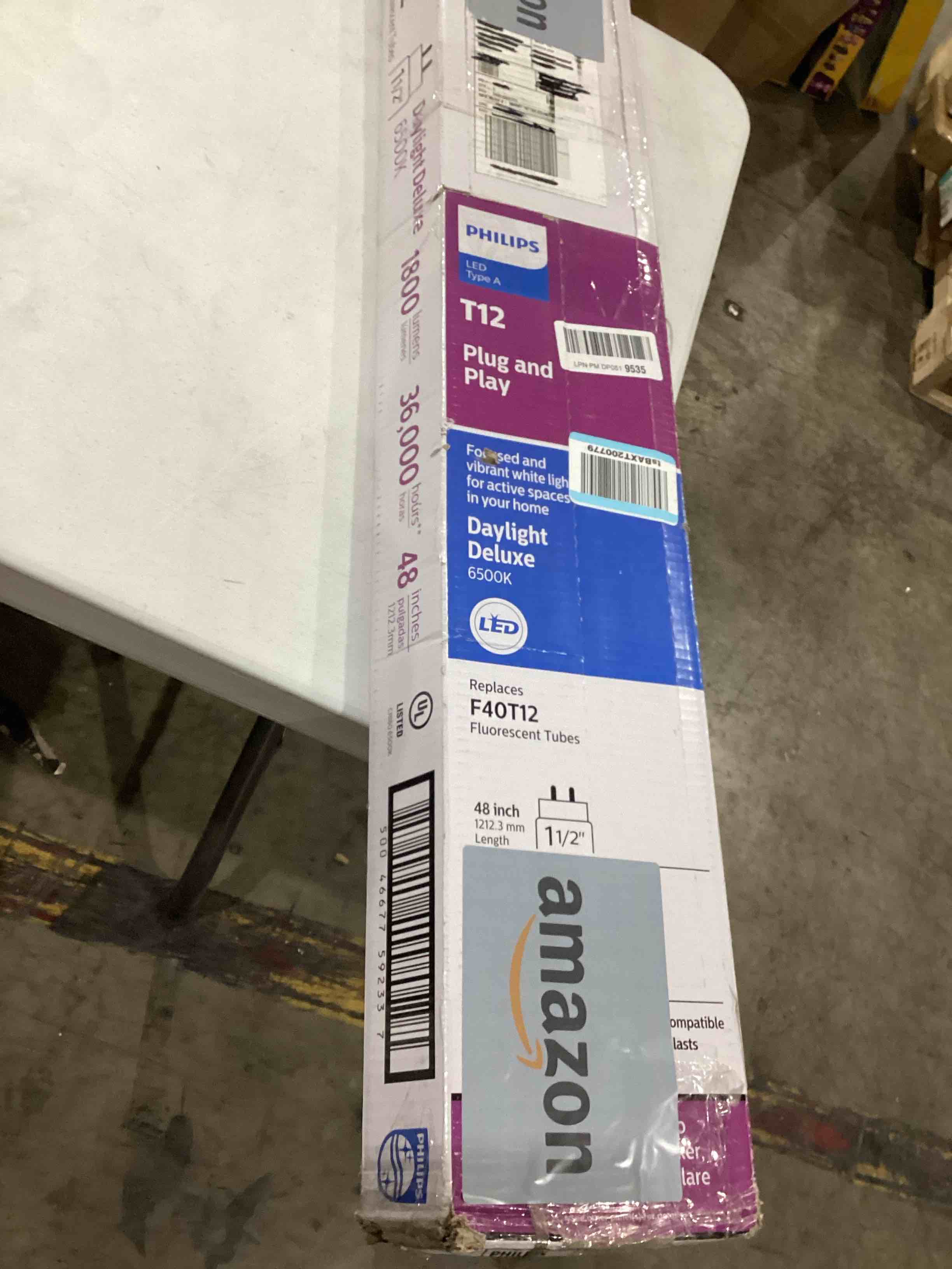 Philips 40-Watt Equivalent 48 in. Linear Tube T8 G13 Base LED Light Bulb Daylight Deluxe 6500K (2-Pack)