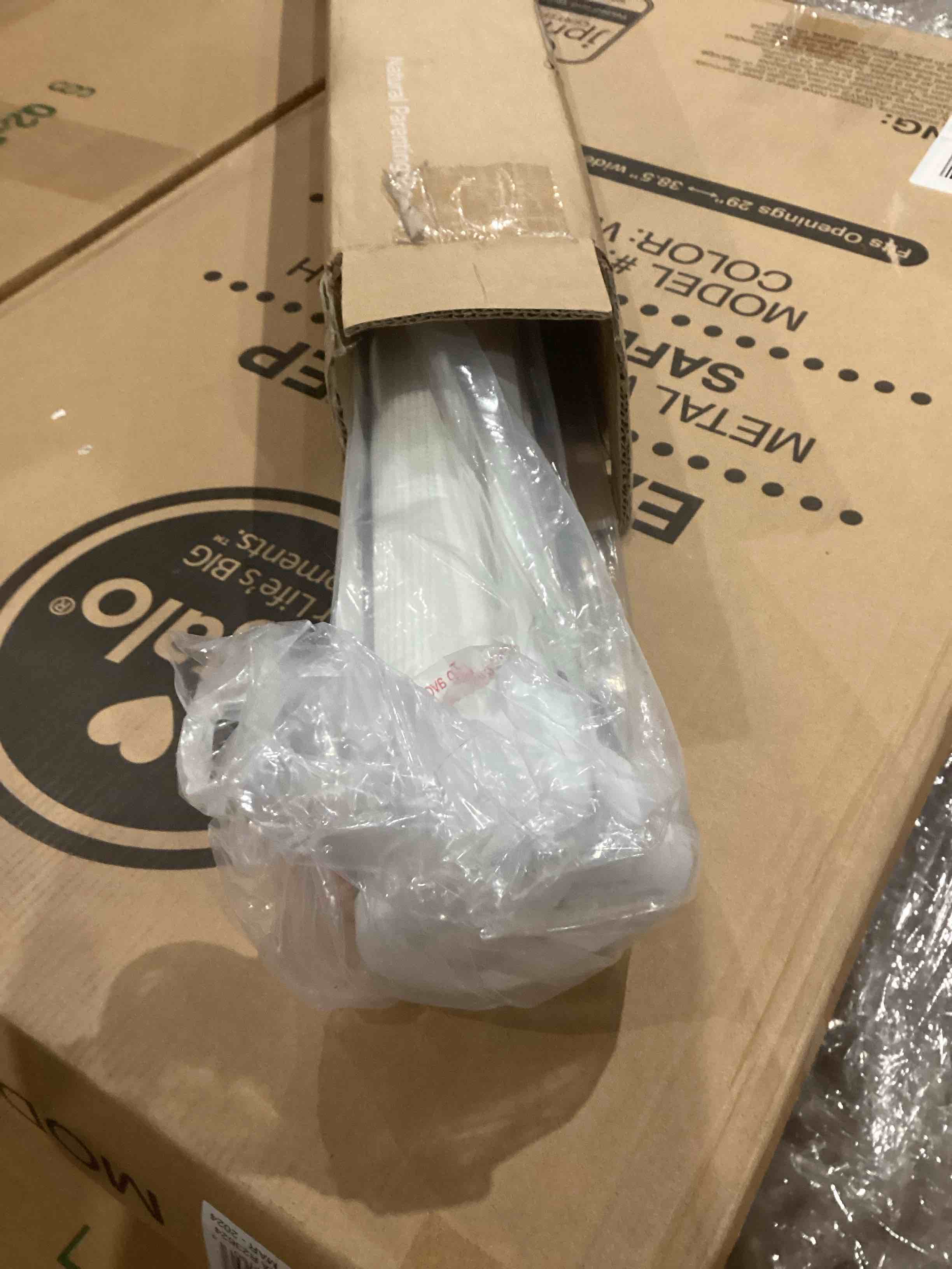 https://s3.amazonaws.com/lotting-images-prod/bidfta/PPE0606723_1740670380187.jpeg