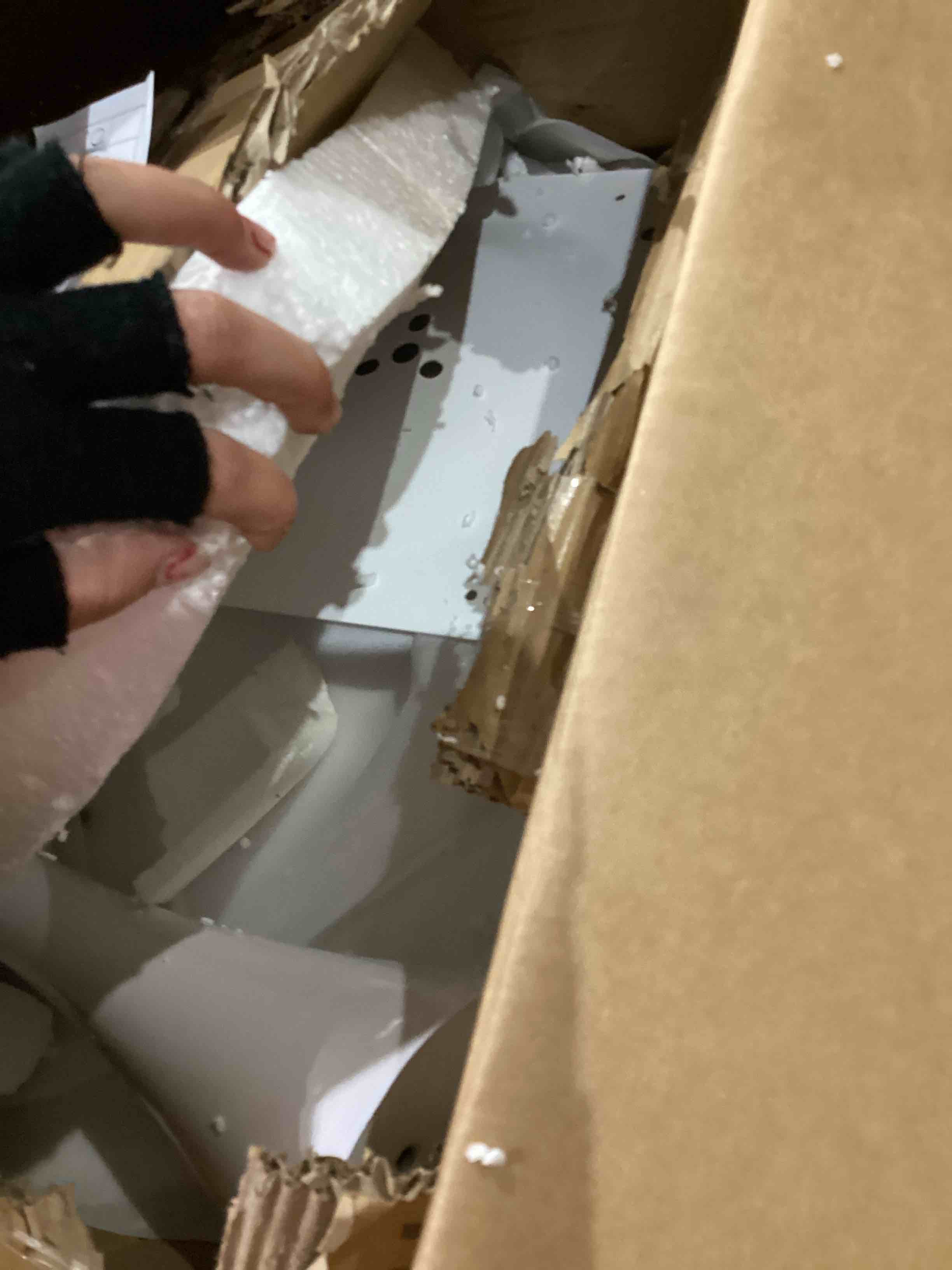 https://s3.amazonaws.com/lotting-images-prod/bidfta/PPE0606907_1740576445124.jpeg