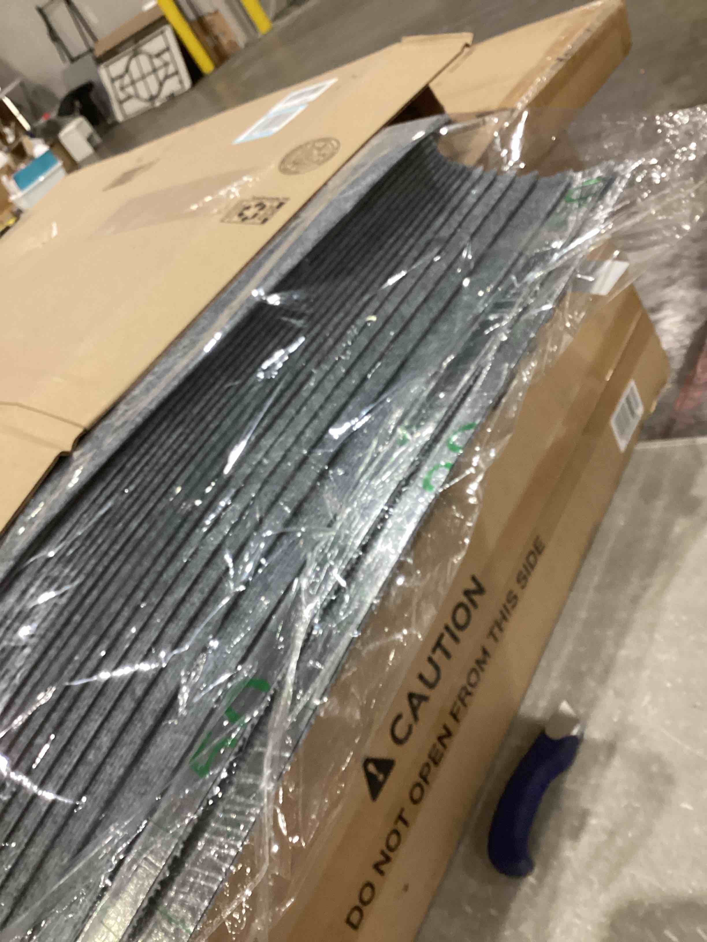 https://s3.amazonaws.com/lotting-images-prod/bidfta/PPE0611378_1742218452284.jpeg