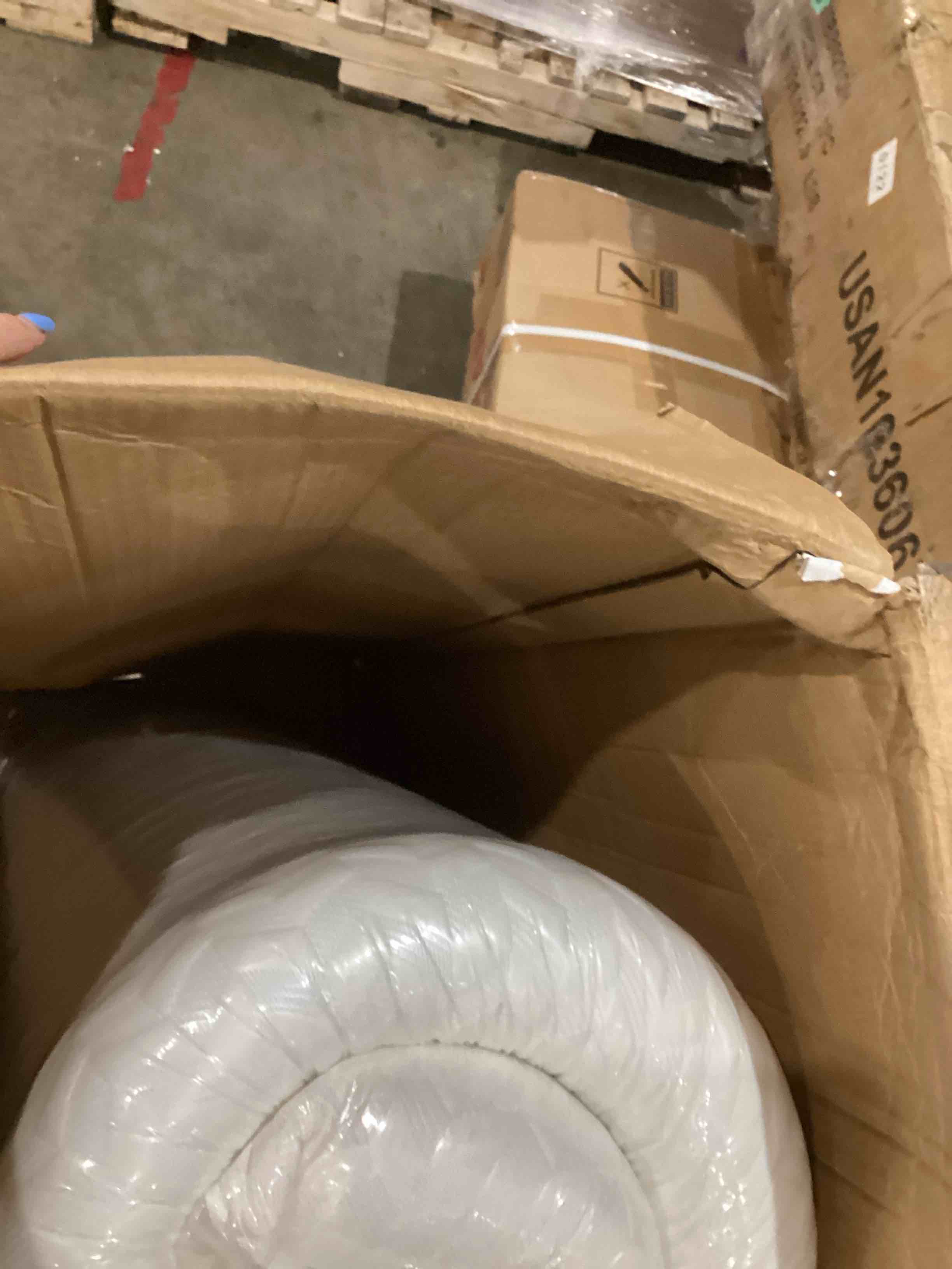 https://s3.amazonaws.com/lotting-images-prod/bidfta/PPE0612228_1749645357786.jpeg