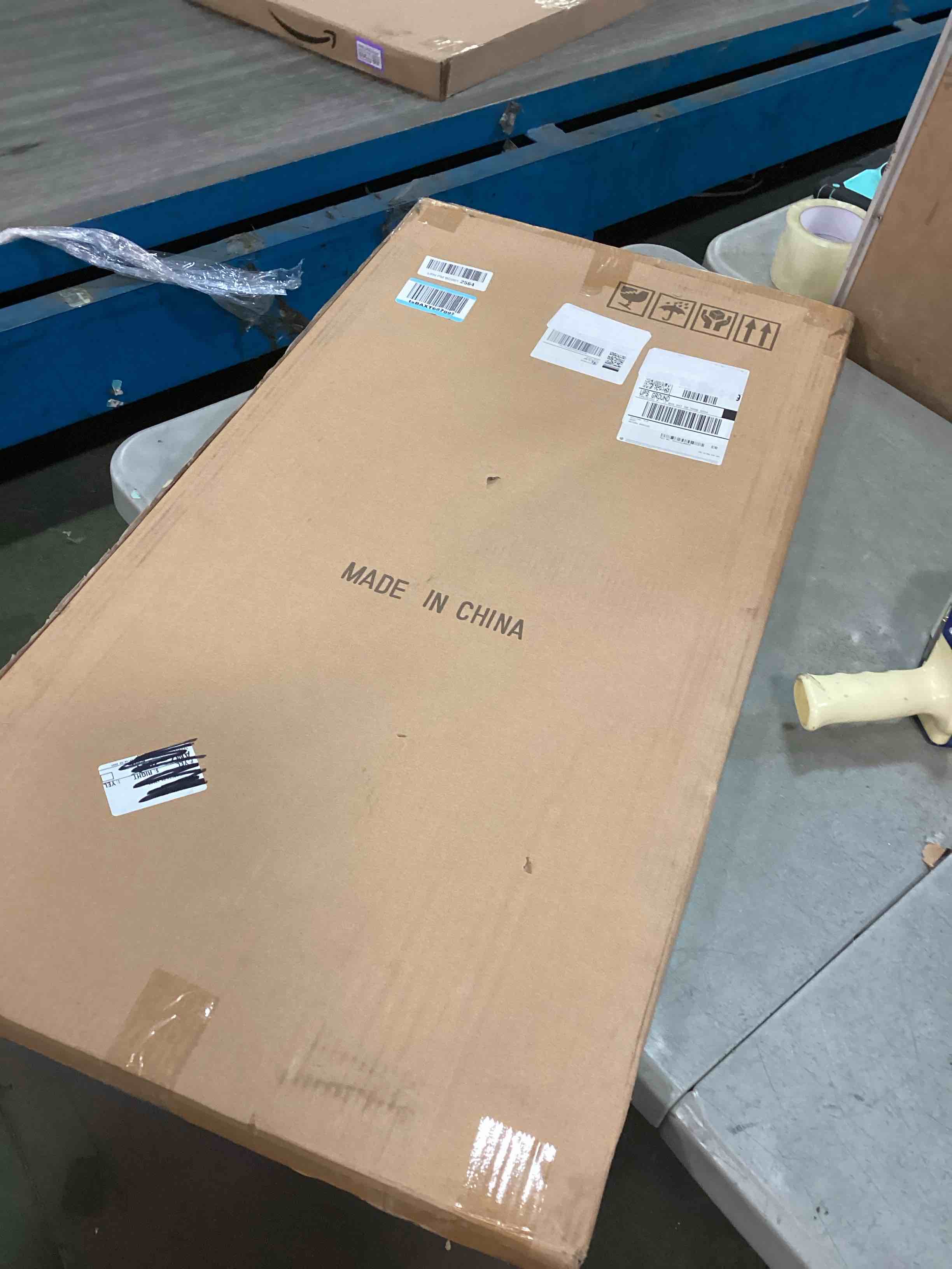https://s3.amazonaws.com/lotting-images-prod/bidfta/PPE0618932_1730378800662.jpeg