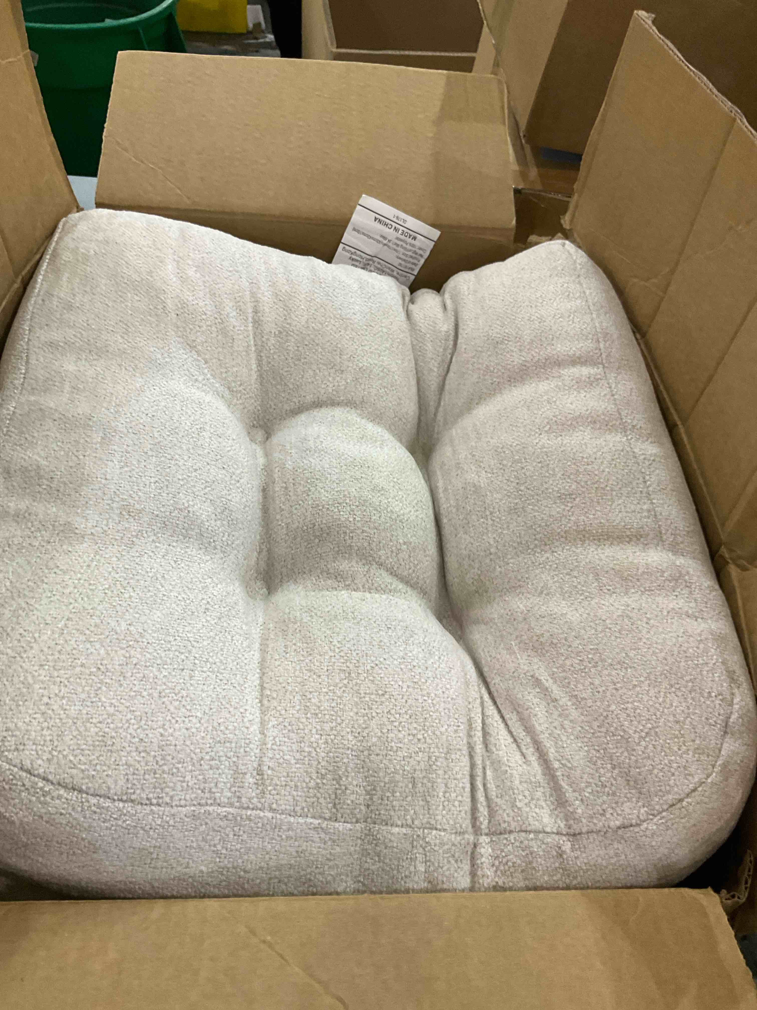 Sweet Home Collection - Cojines para silla de exteriores y patio prémium con relleno grueso y cómodo de fibra, funda de asiento capitoné de 19 x 19 pulgadas, 1 paquete con 4 unidades, crema Visita la tienda de Sweet Home Collection 4.3 4.3 de 5 estrellas 4,759 calificaciones Características de sostenibilidad 1 característica de sostenibilidad US$71.27 con 21 porcentaje de ahorro -21% US$71.27 US$17.82 por Count (US$17