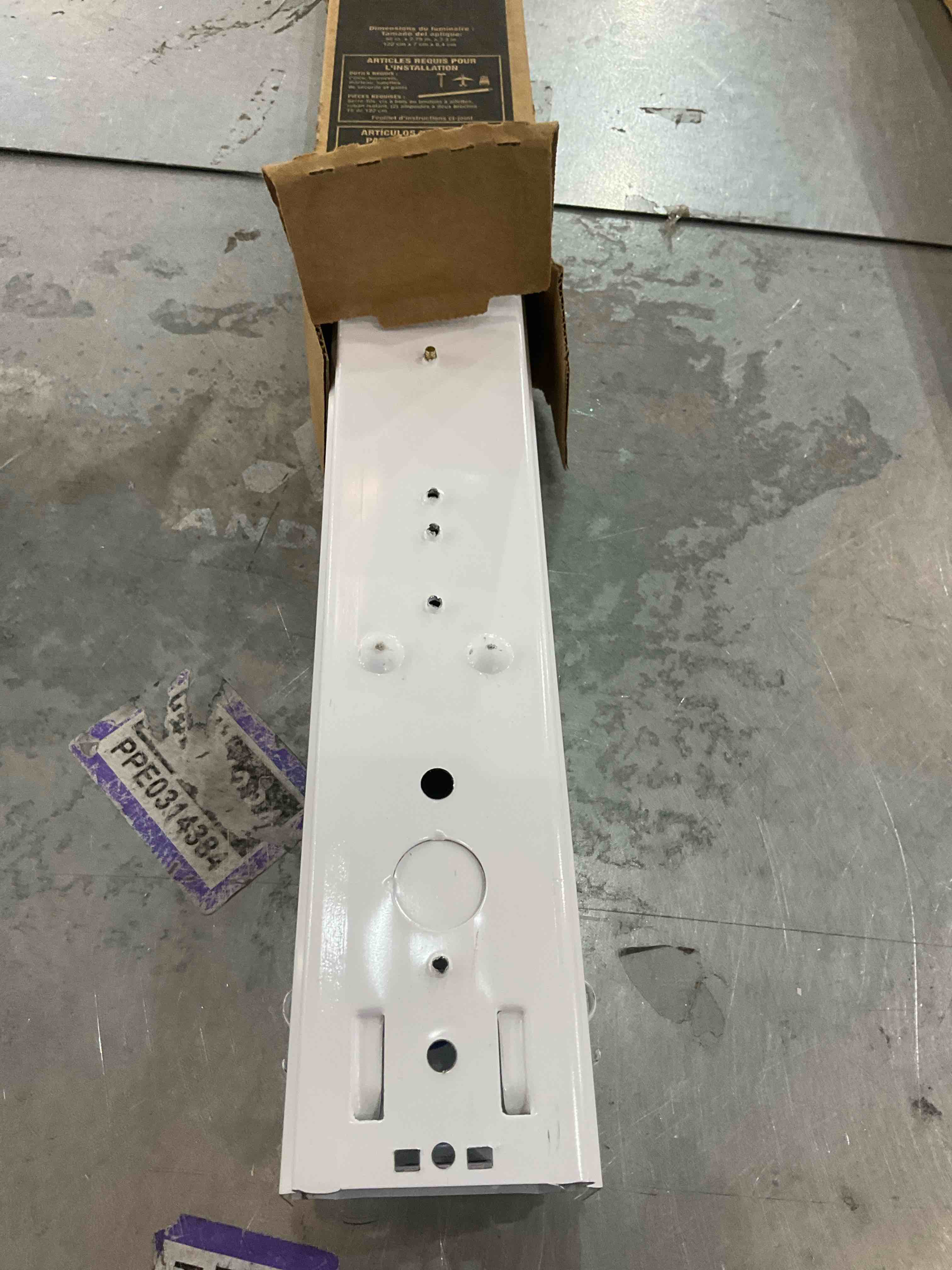https://s3.amazonaws.com/lotting-images-prod/bidfta/PPE0621155_1732305539721.jpeg