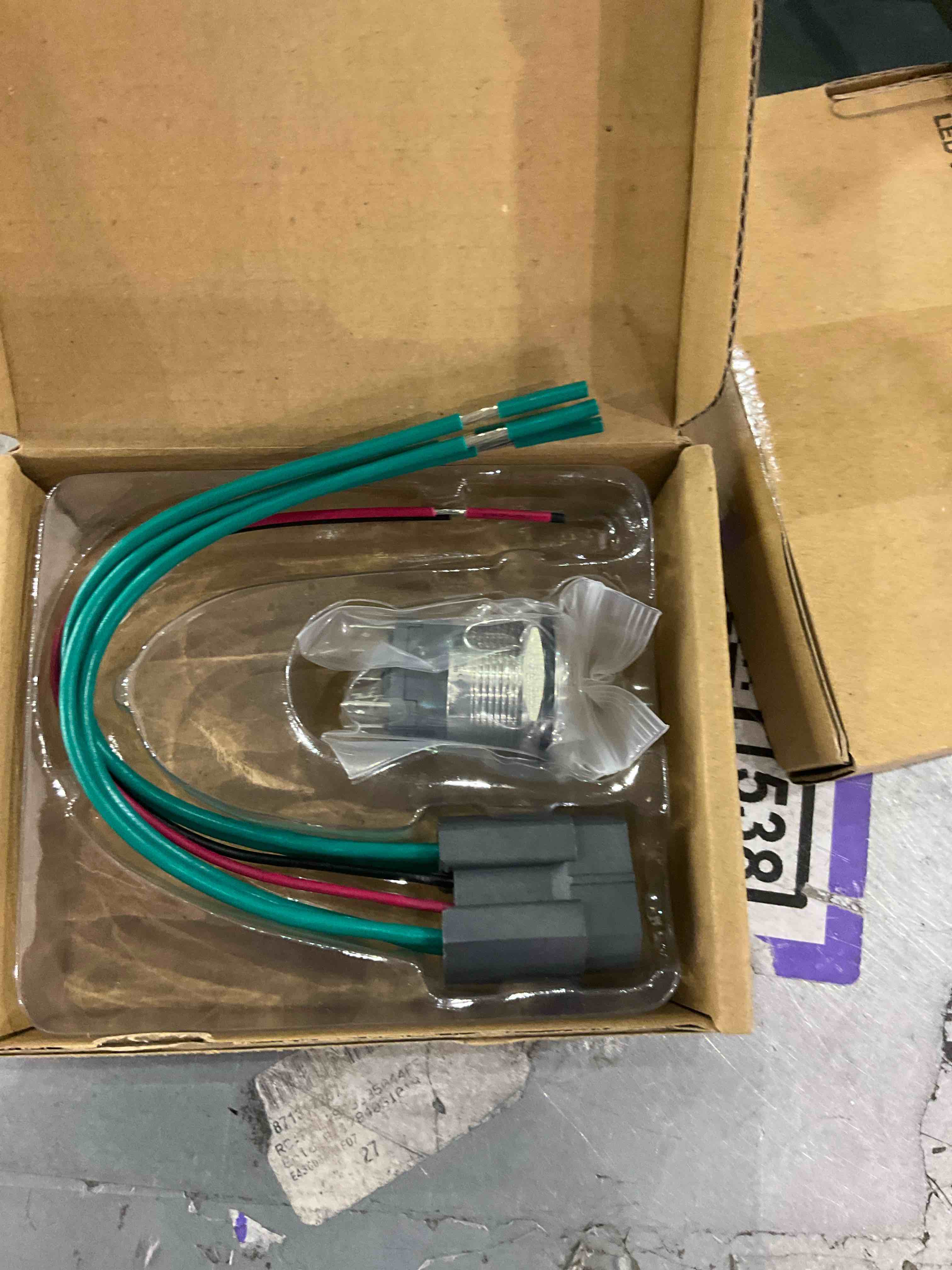 https://s3.amazonaws.com/lotting-images-prod/bidfta/PPE0621294_1732281571442.jpeg