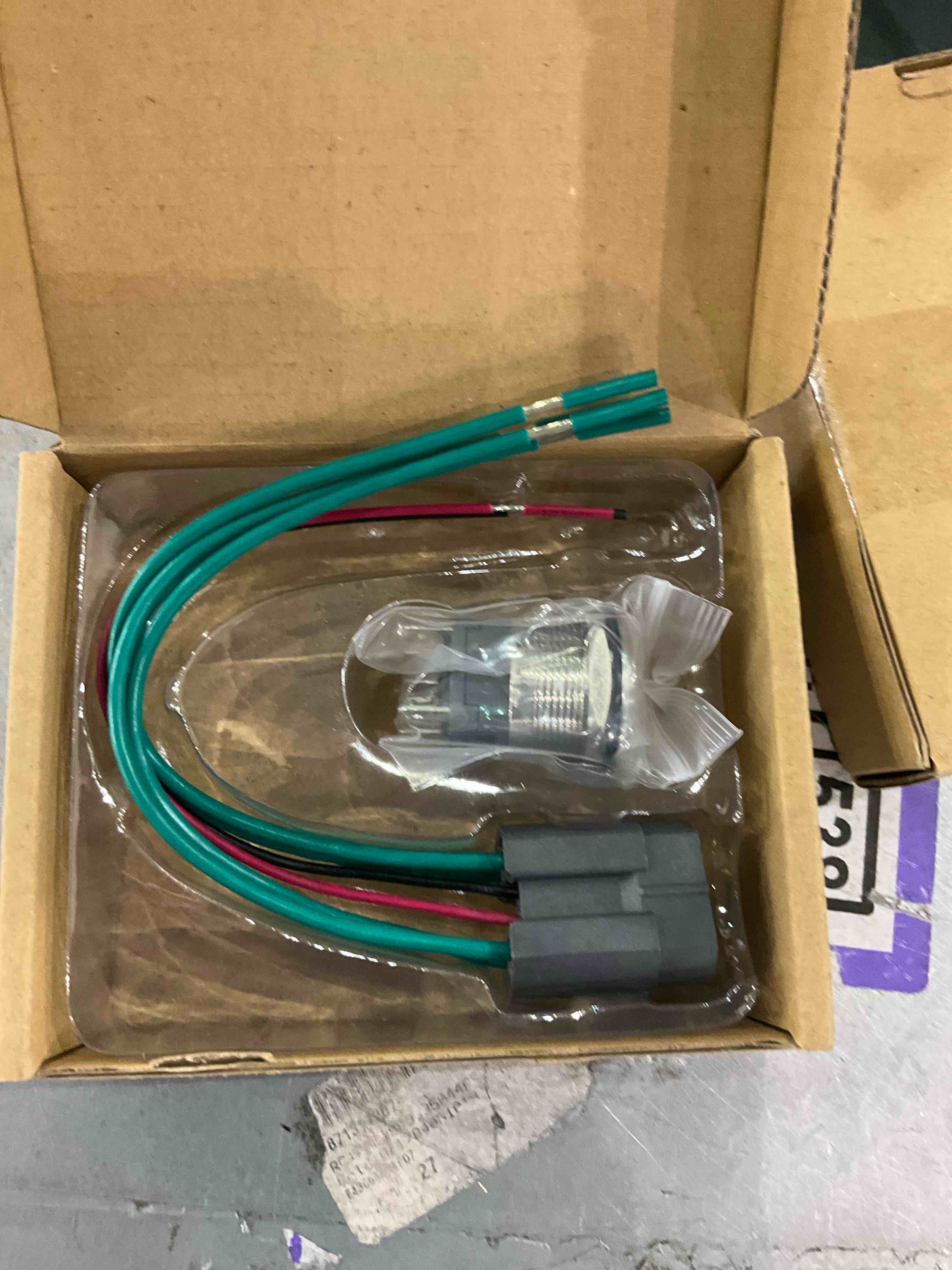 https://s3.amazonaws.com/lotting-images-prod/bidfta/PPE0621294_1732281573529.jpeg
