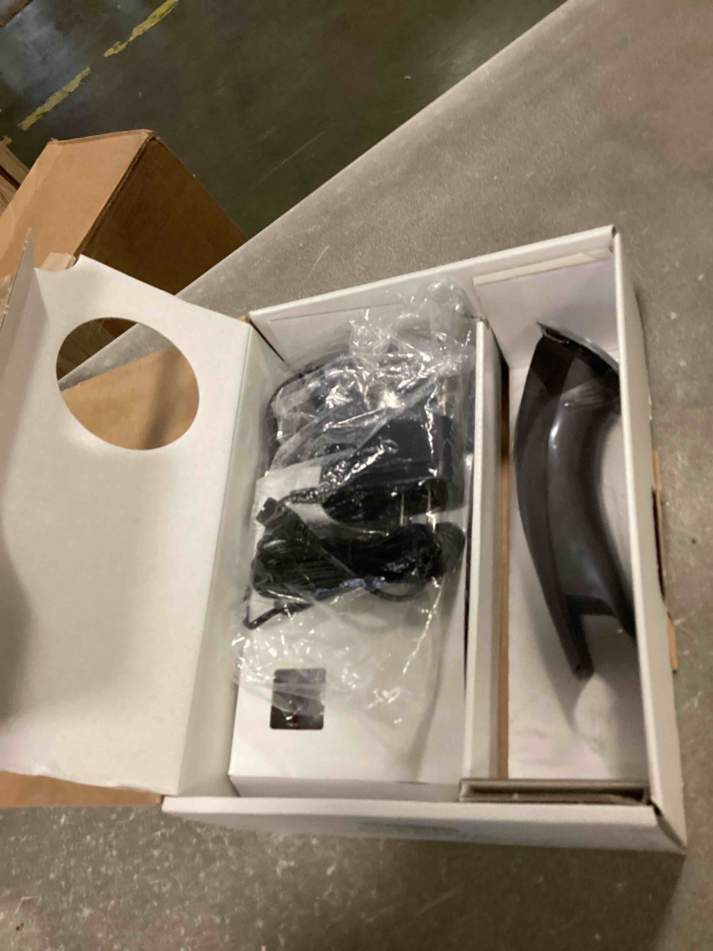 https://s3.amazonaws.com/lotting-images-prod/bidfta/PPE0625281_1730403834602.jpeg