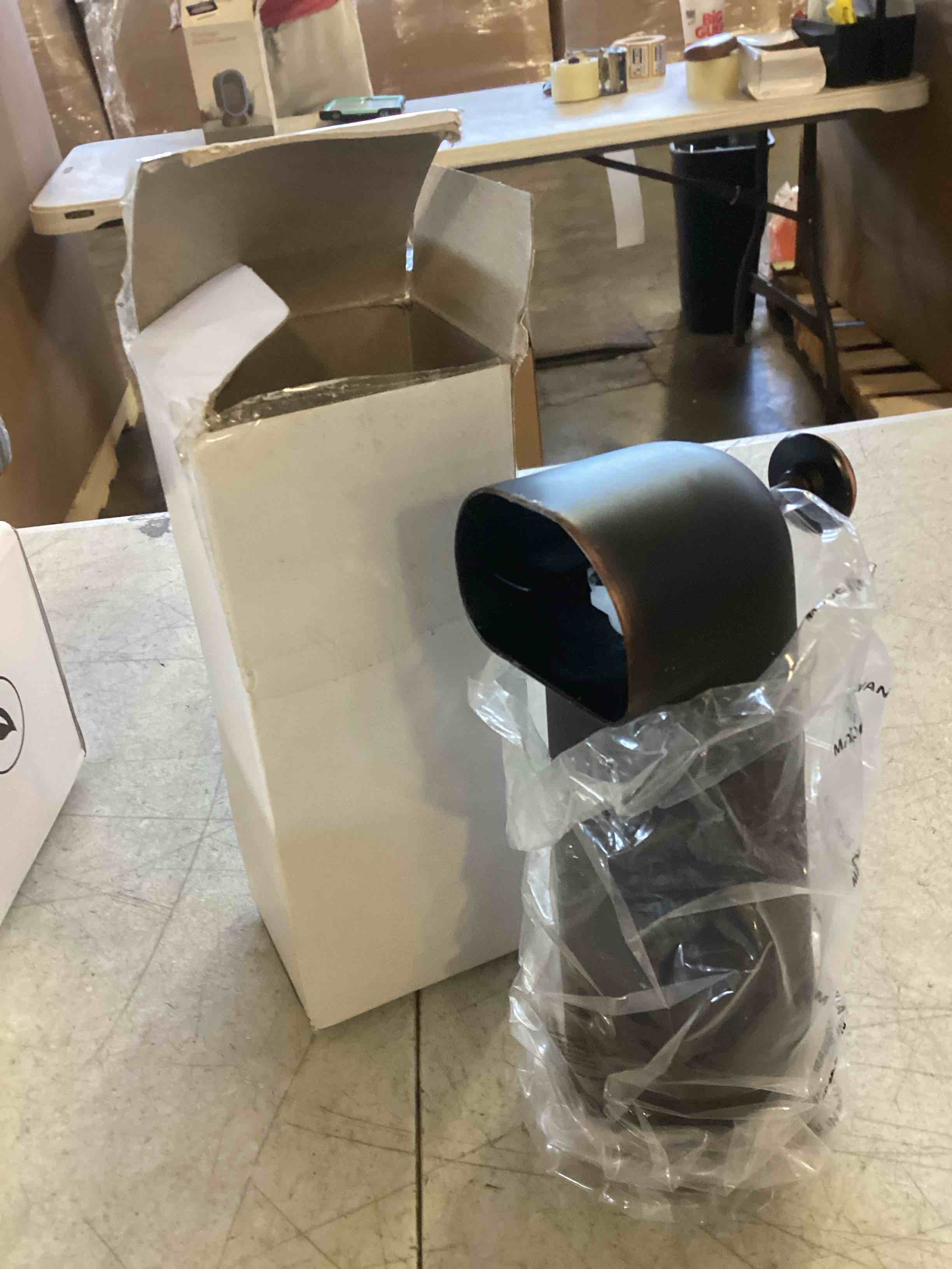 https://s3.amazonaws.com/lotting-images-prod/bidfta/PPE0627960_1729799820598.jpeg