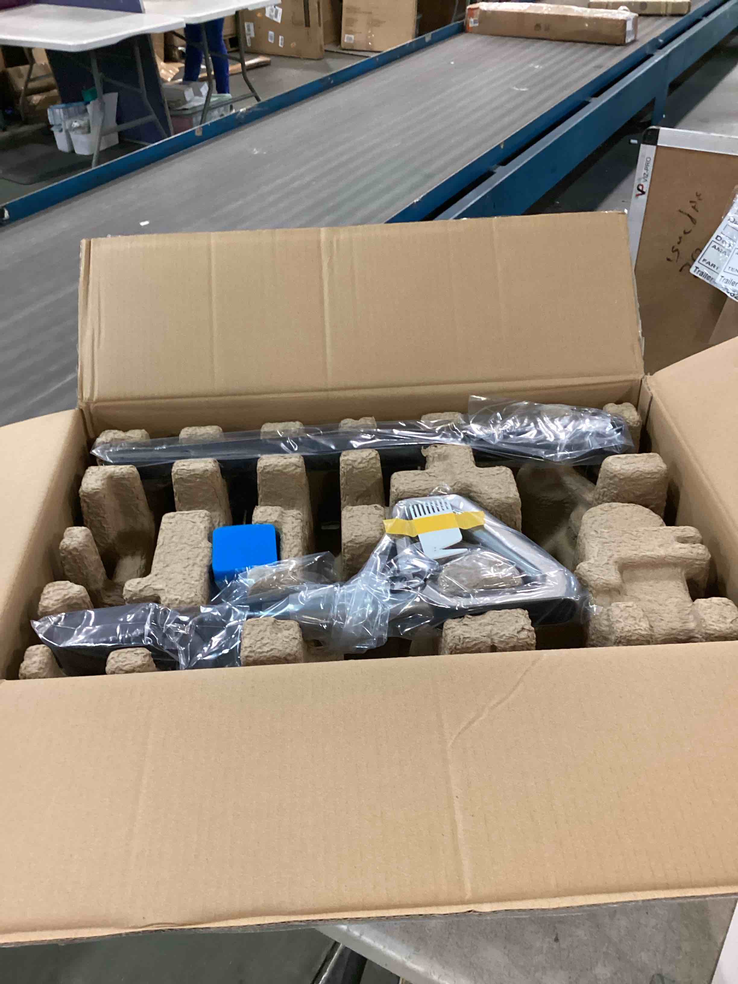 https://s3.amazonaws.com/lotting-images-prod/bidfta/PPE0628263_1732150406746.jpeg