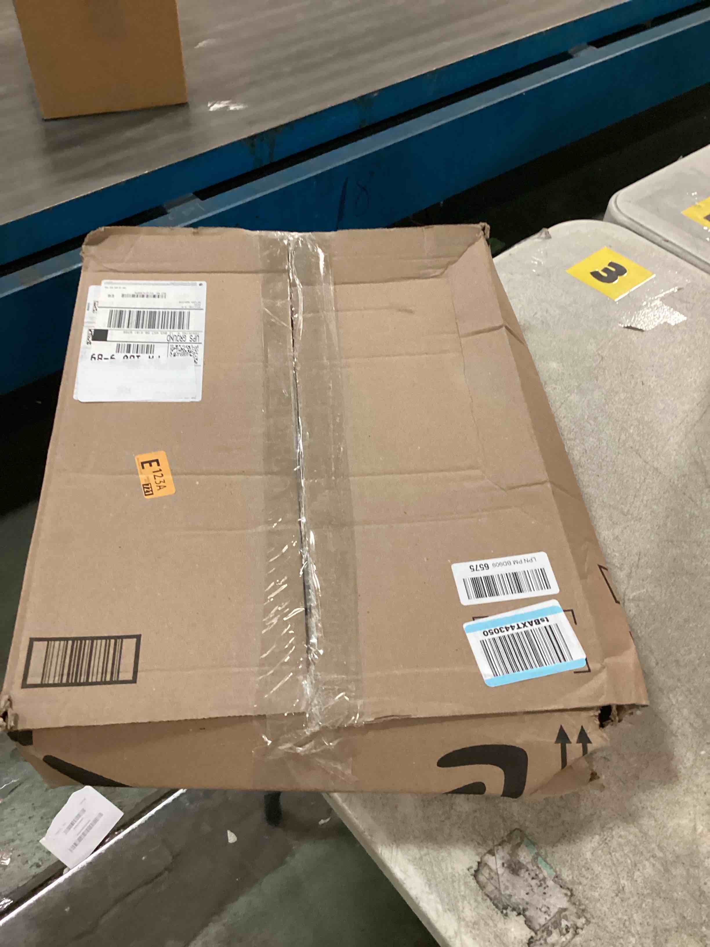 https://s3.amazonaws.com/lotting-images-prod/bidfta/PPE0628449_1732072557760.jpeg