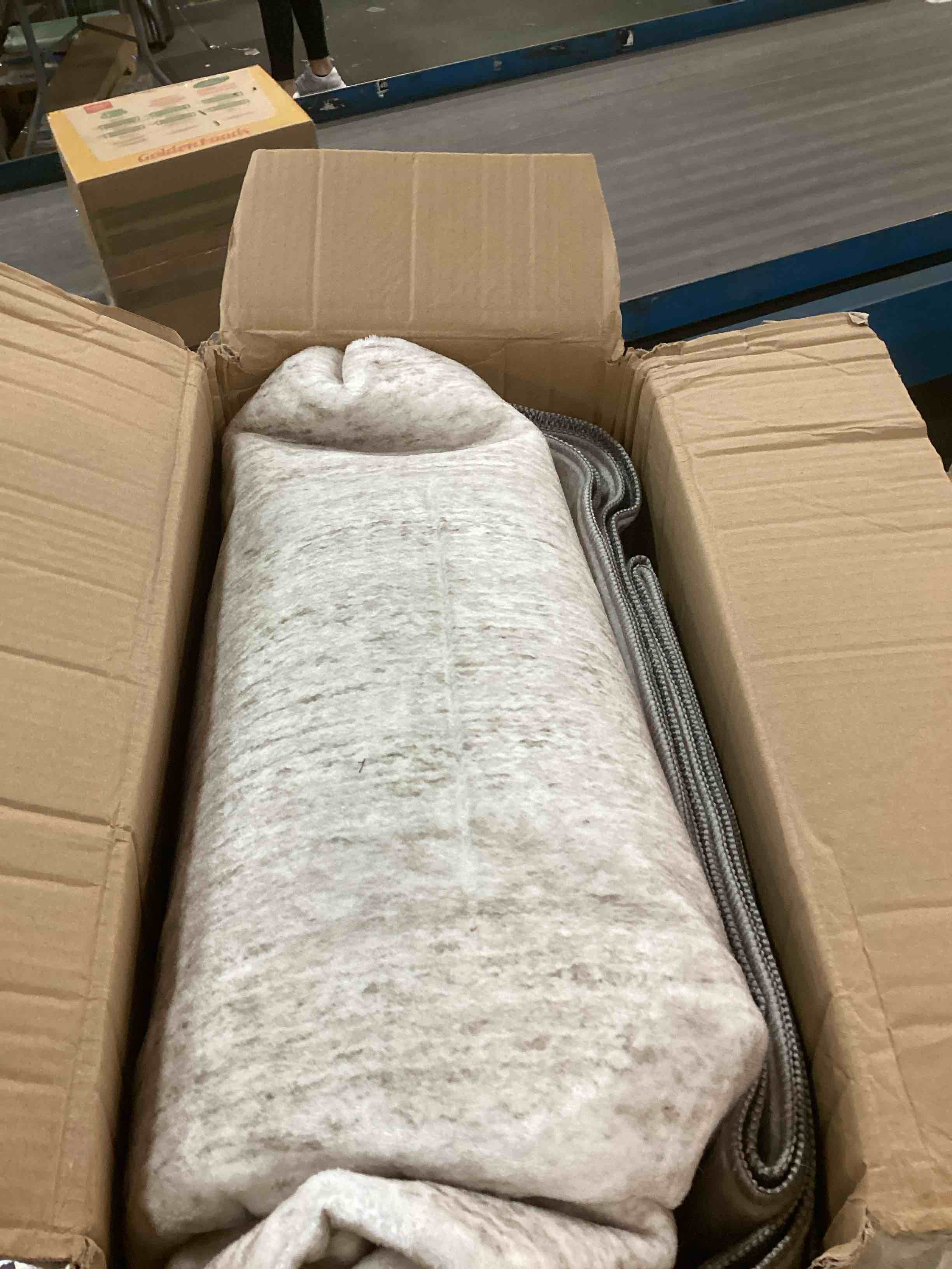 https://s3.amazonaws.com/lotting-images-prod/bidfta/PPE0629929_1731114770054.jpeg