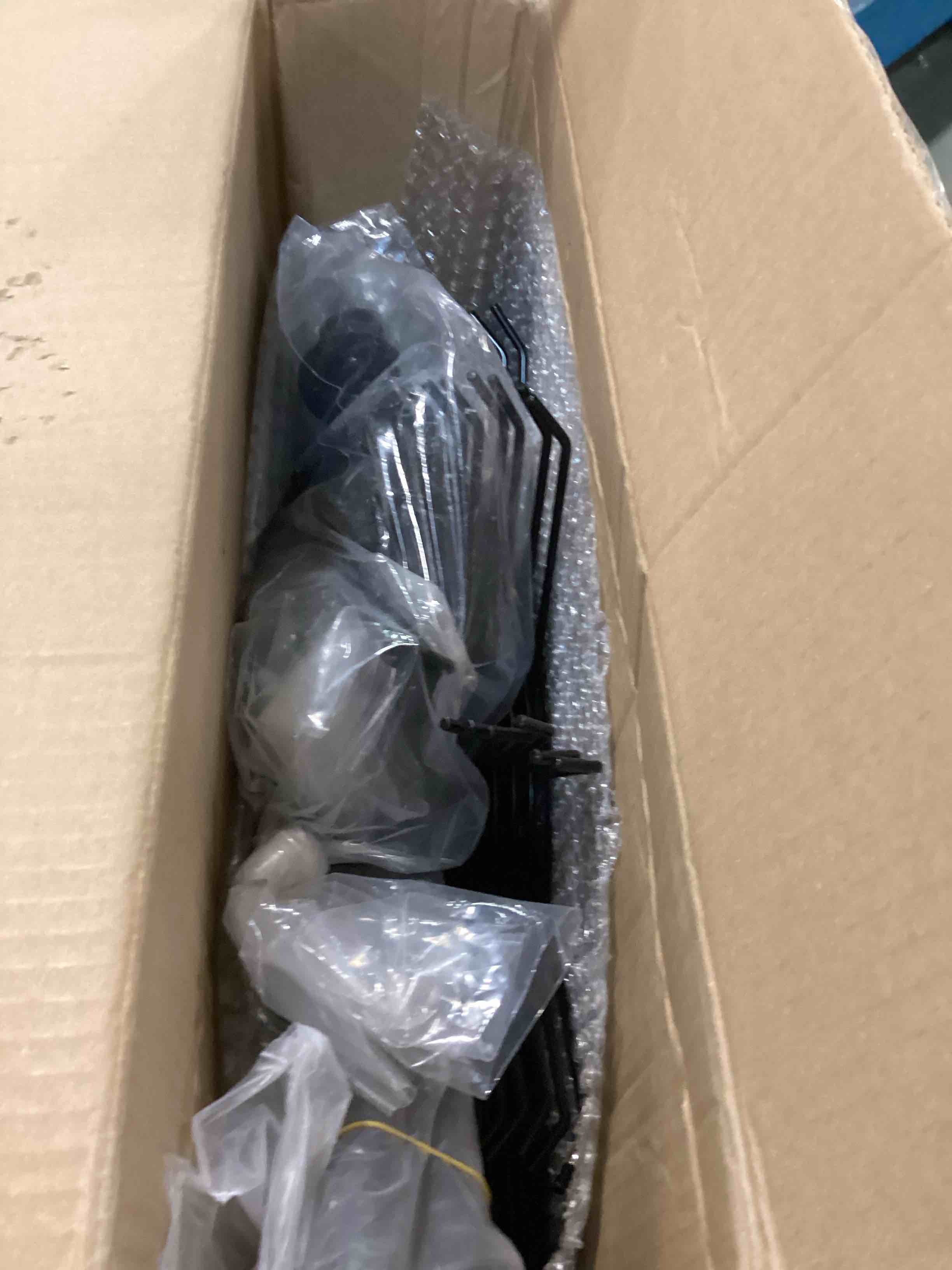 https://s3.amazonaws.com/lotting-images-prod/bidfta/PPE0630882_1731111732243.jpeg