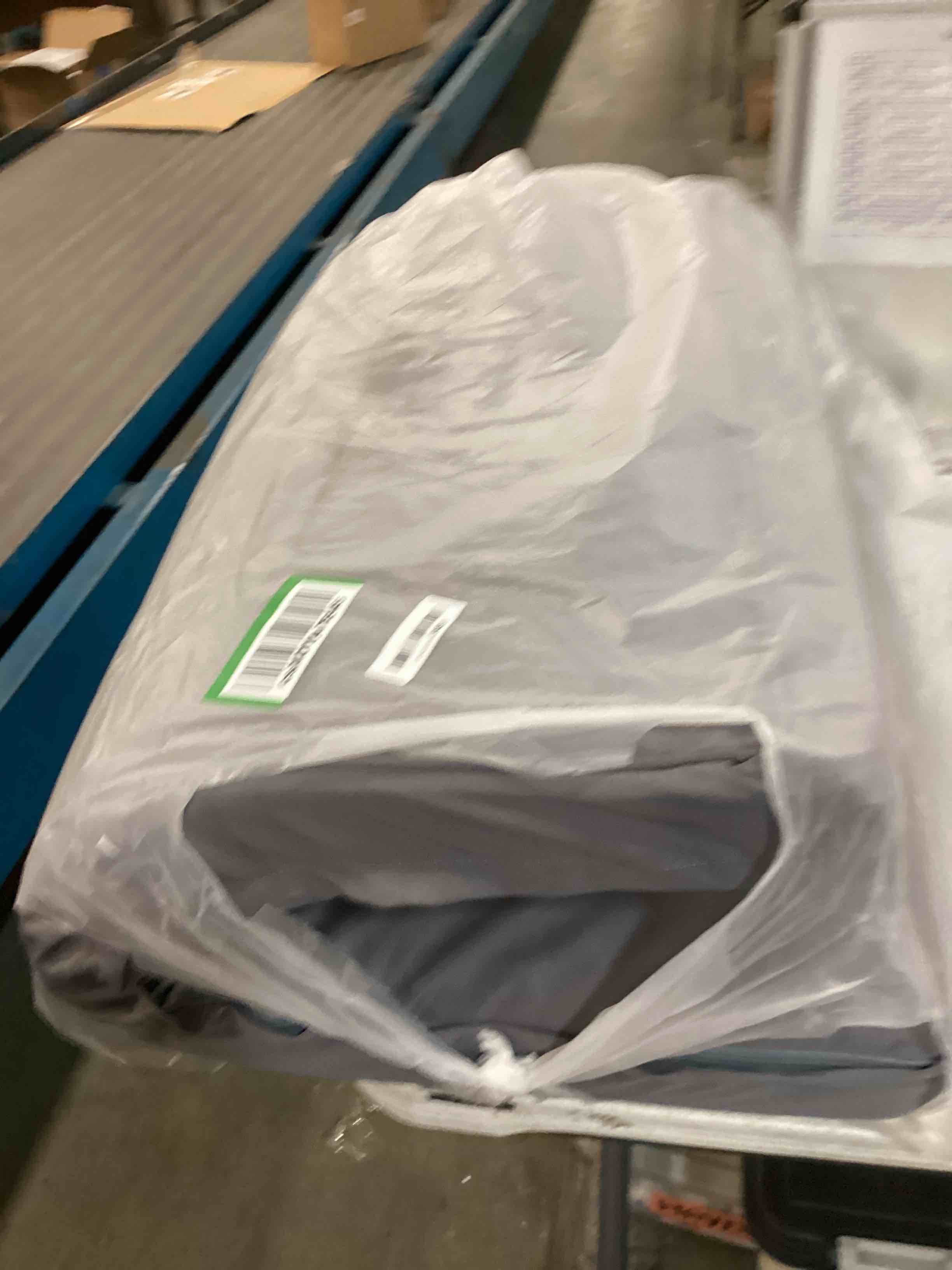 https://s3.amazonaws.com/lotting-images-prod/bidfta/PPE0631202_1730844942785.jpeg