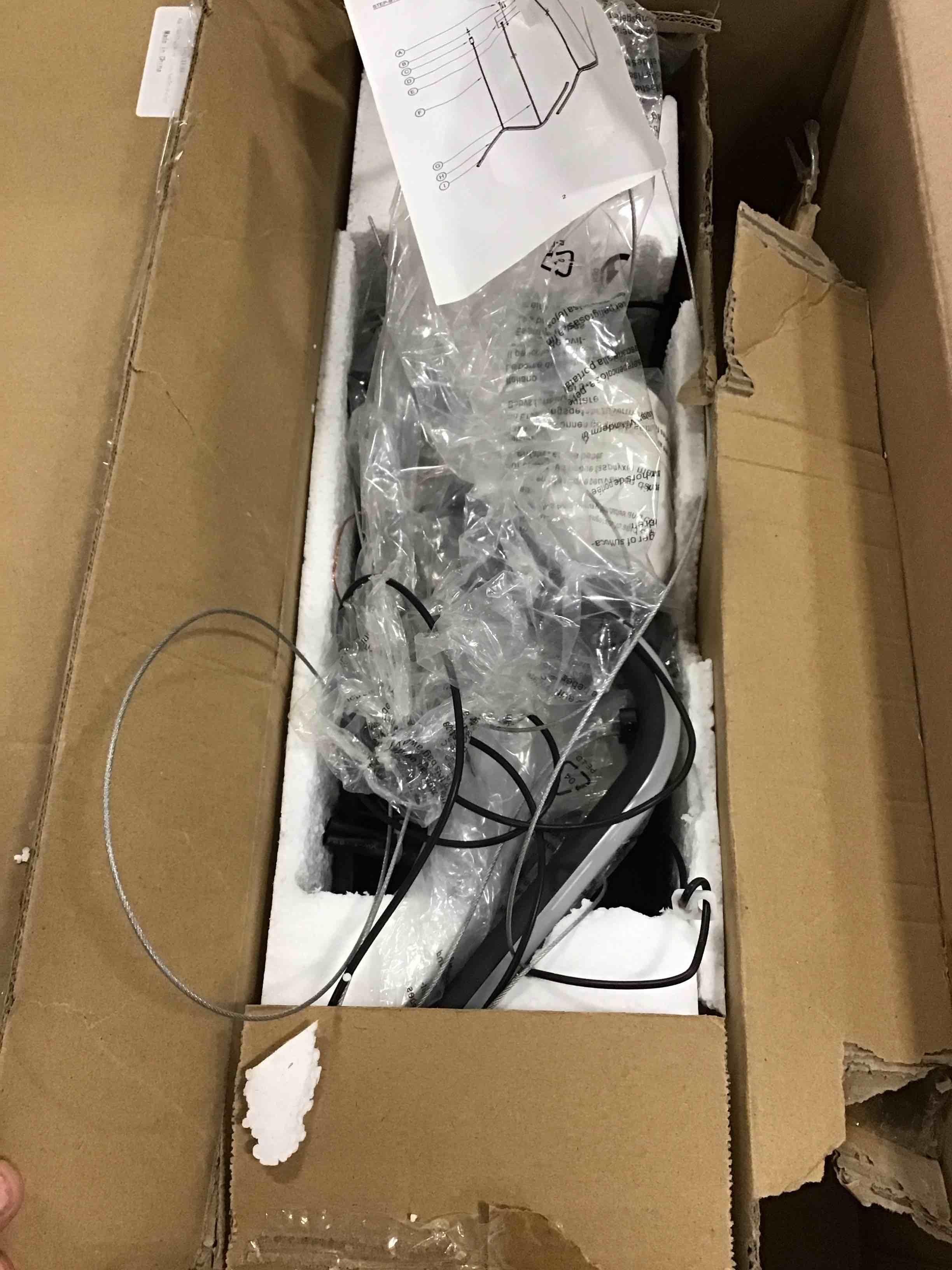https://s3.amazonaws.com/lotting-images-prod/bidfta/PPE0632203_1731943852536.jpeg