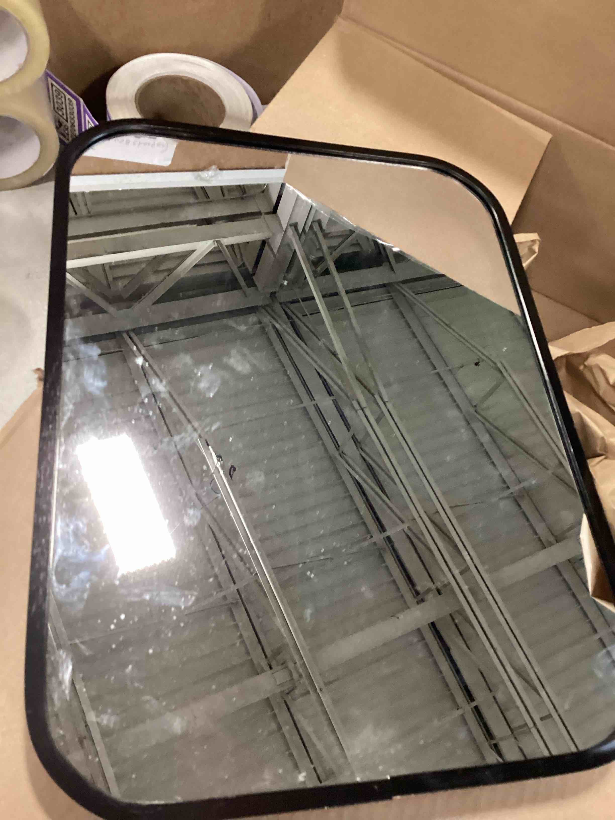 https://s3.amazonaws.com/lotting-images-prod/bidfta/PPE0633062_1730848681597.jpeg