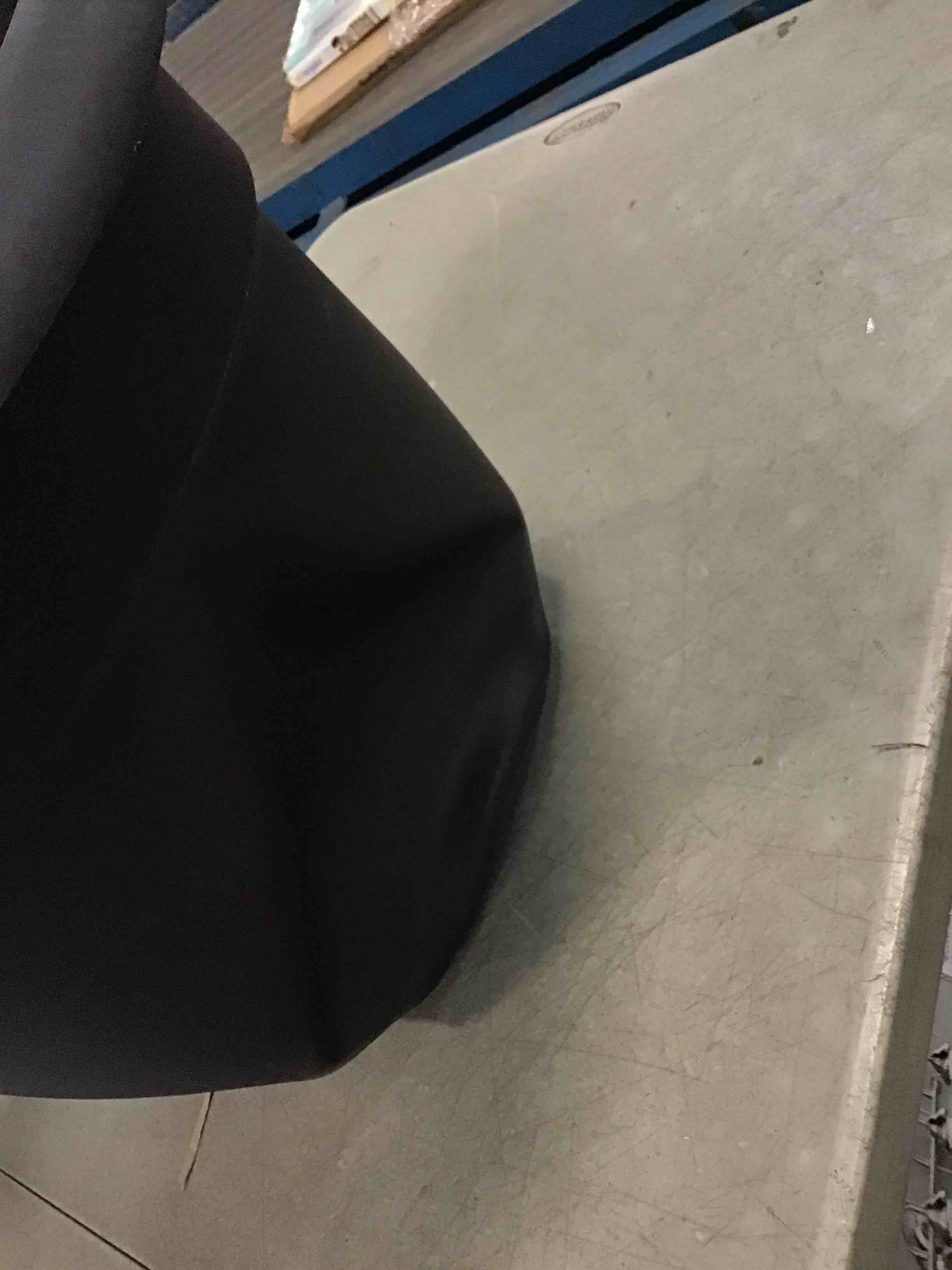 https://s3.amazonaws.com/lotting-images-prod/bidfta/PPE0634208_1730996014055.jpeg
