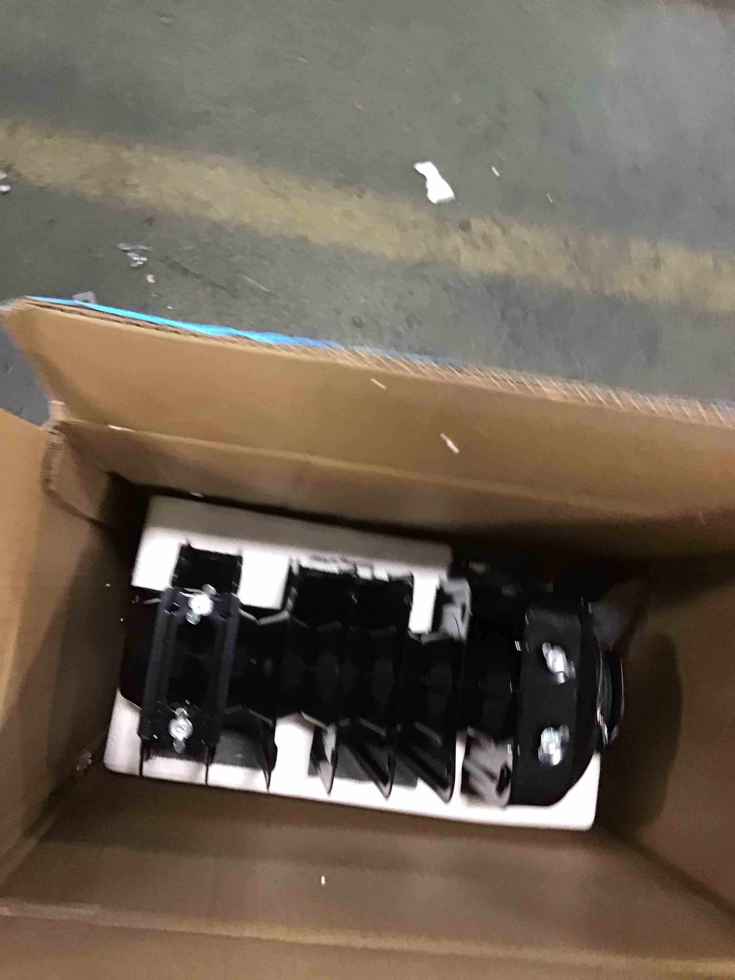 https://s3.amazonaws.com/lotting-images-prod/bidfta/PPE0634235_1730993137356.jpeg